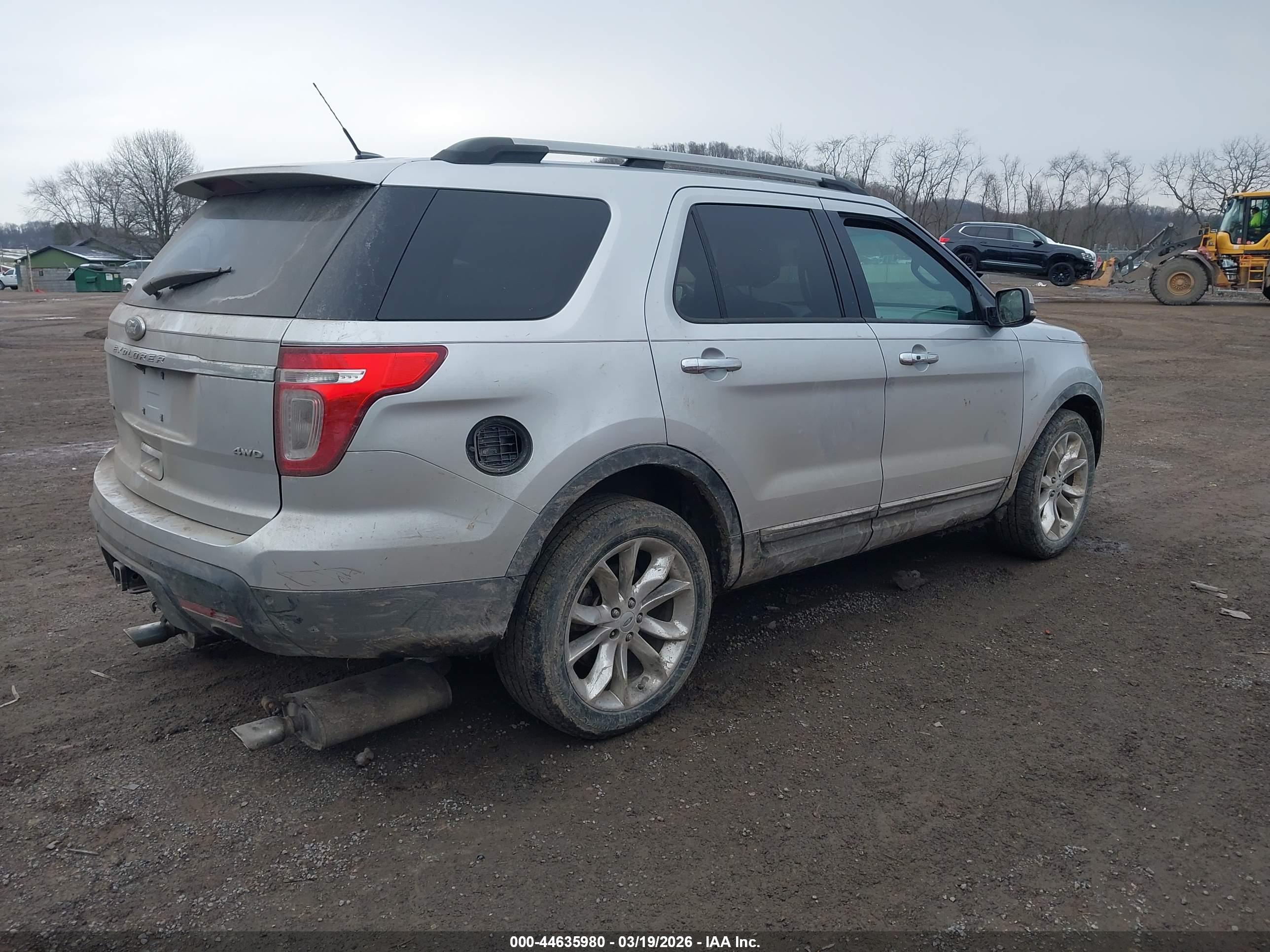 FORD EXPLORER image 4