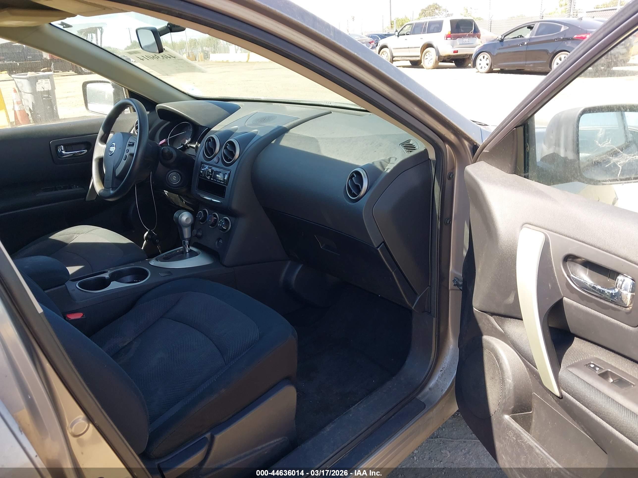 NISSAN ROGUE image 5