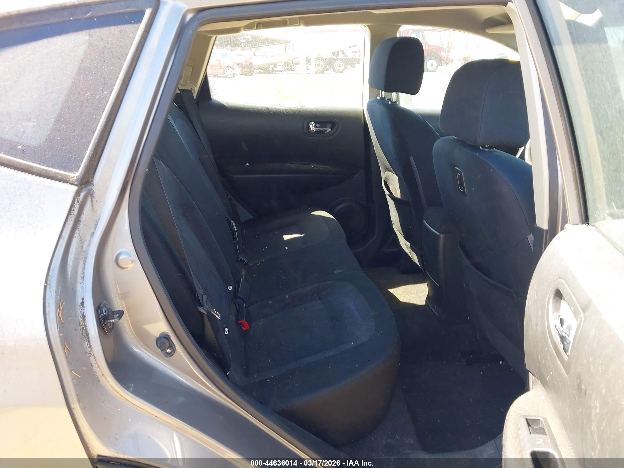 NISSAN ROGUE image 8