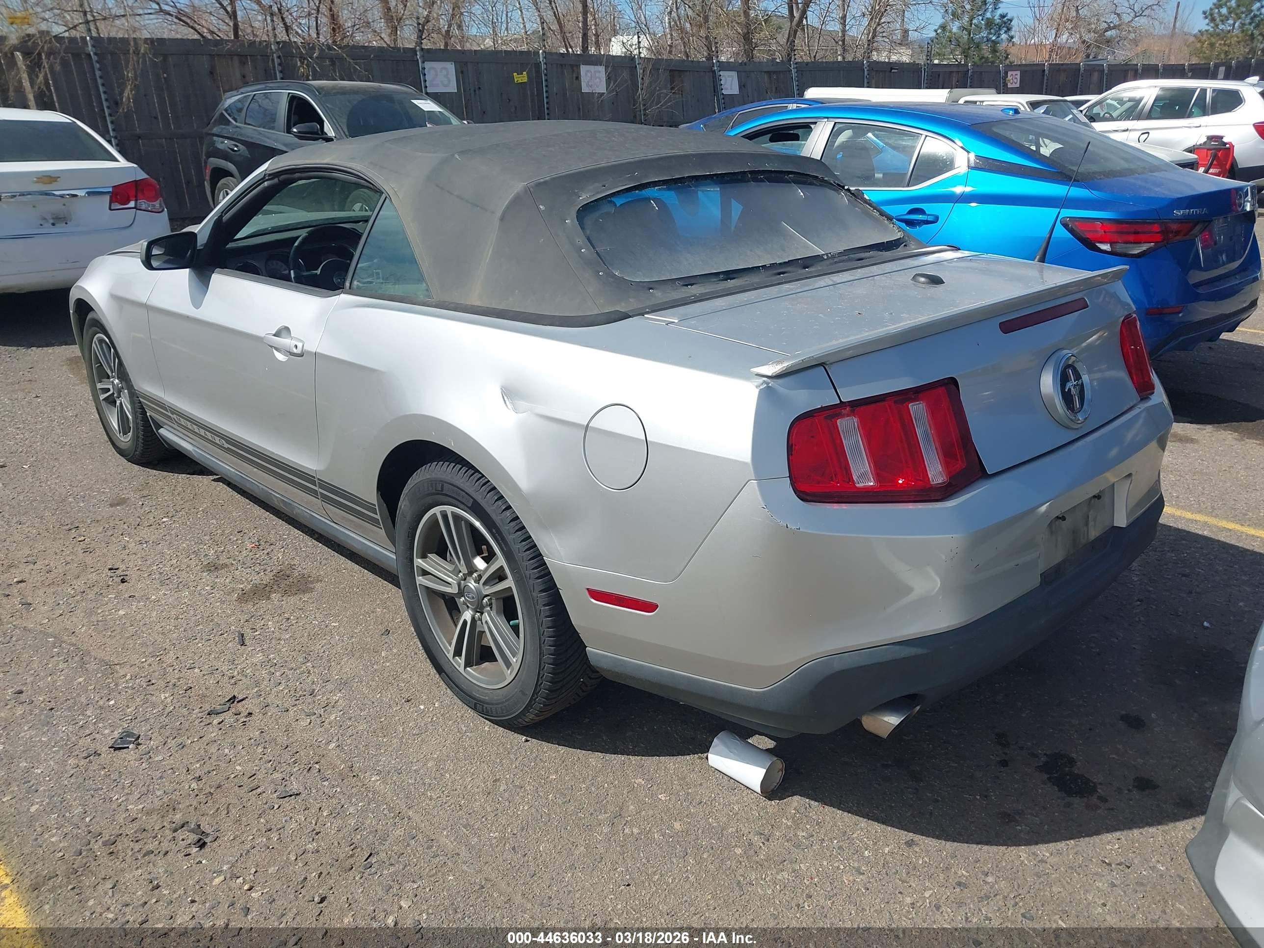 FORD MUSTANG image 3