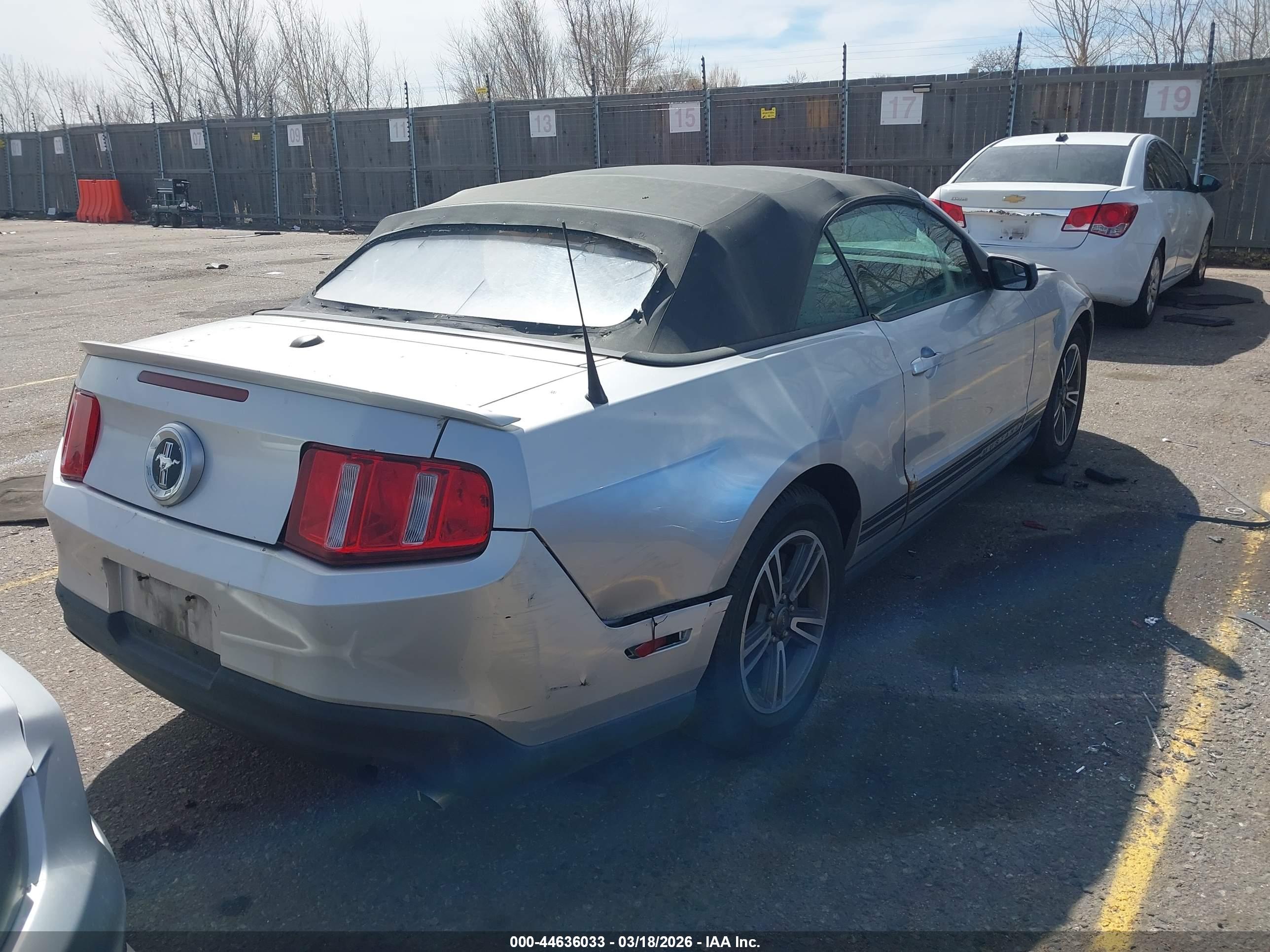 FORD MUSTANG image 4