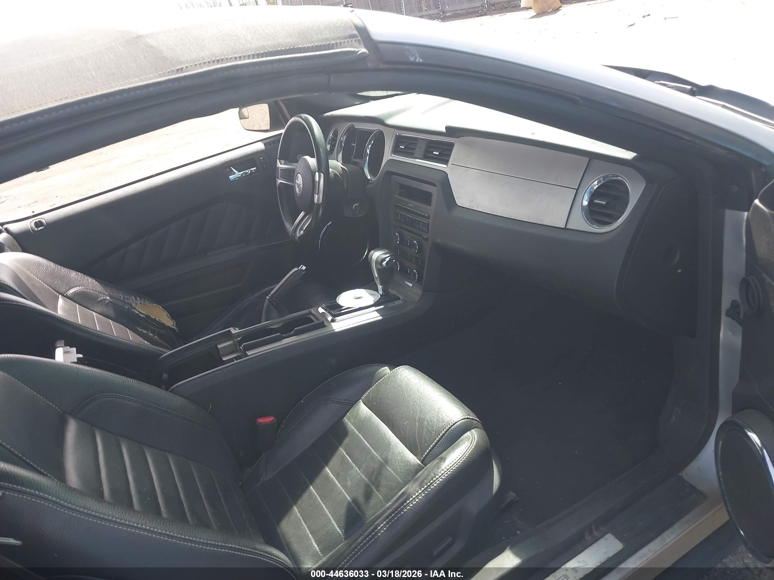 FORD MUSTANG image 5
