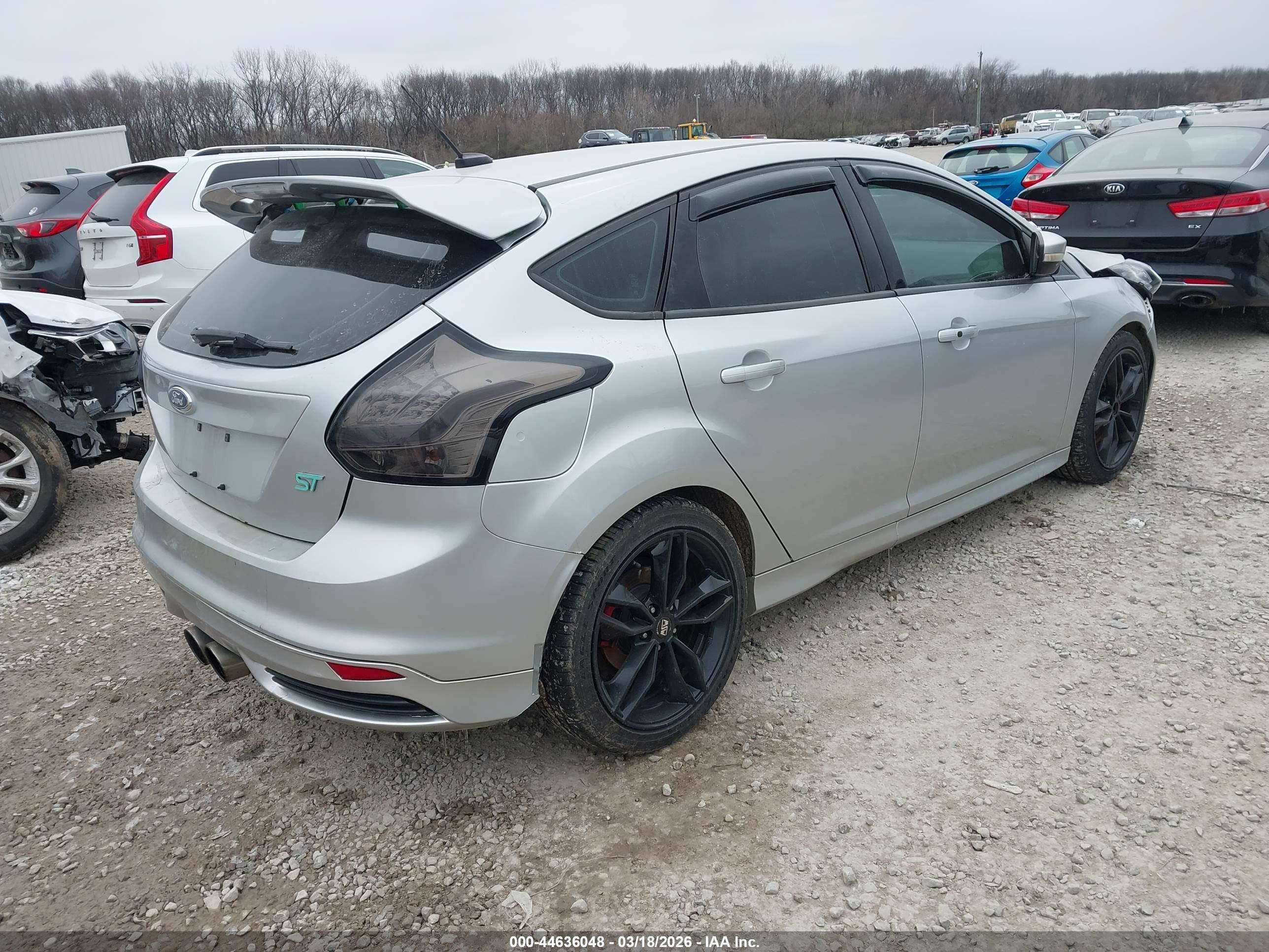 FORD FOCUS image 4