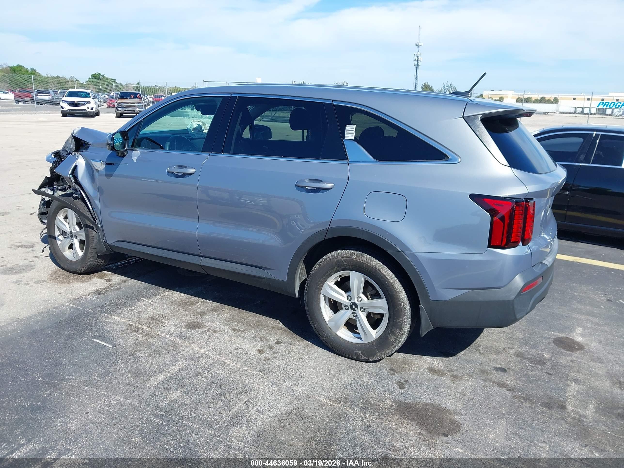 KIA SORENTO image 3