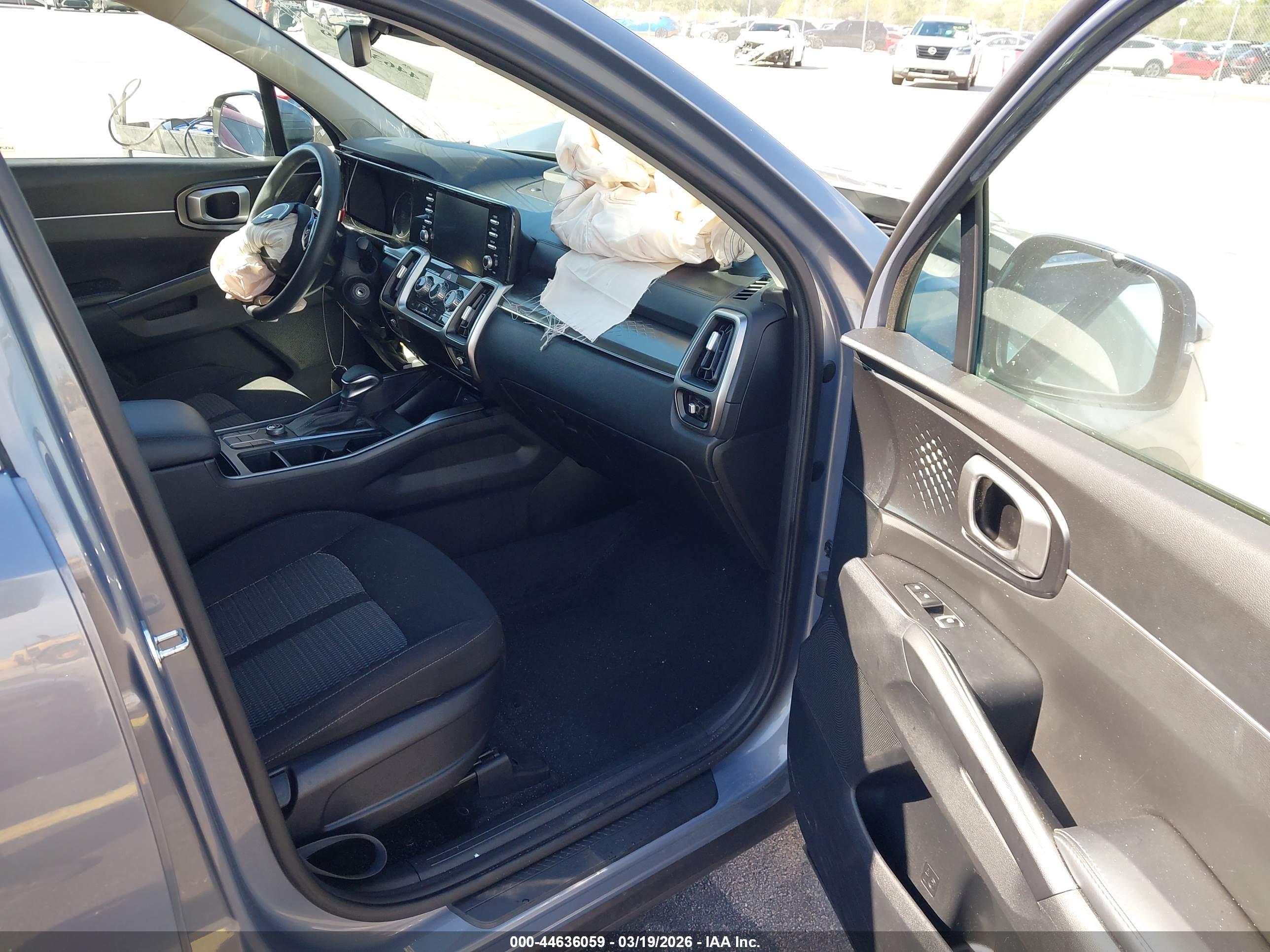 KIA SORENTO image 5