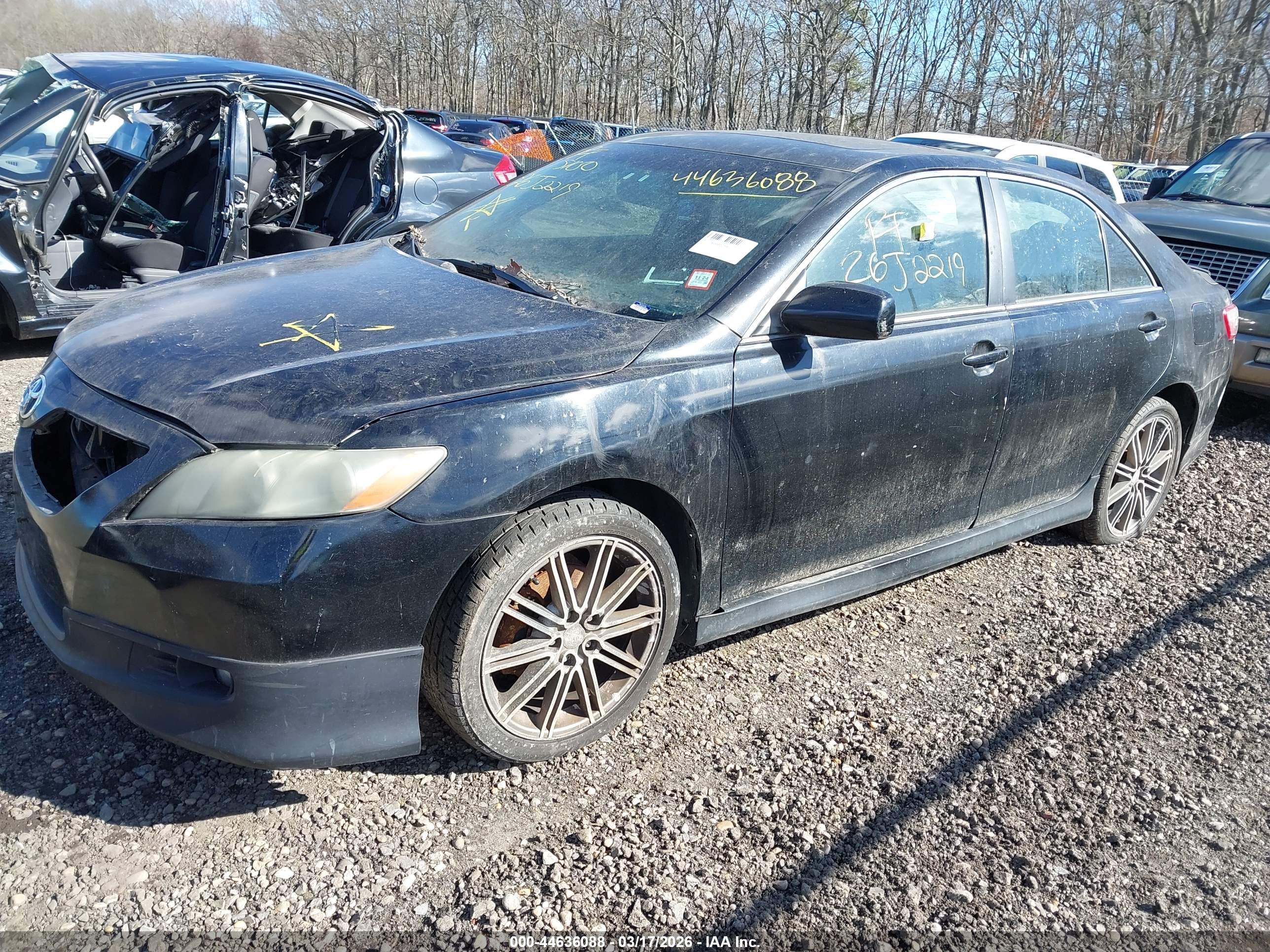 TOYOTA CAMRY image 2