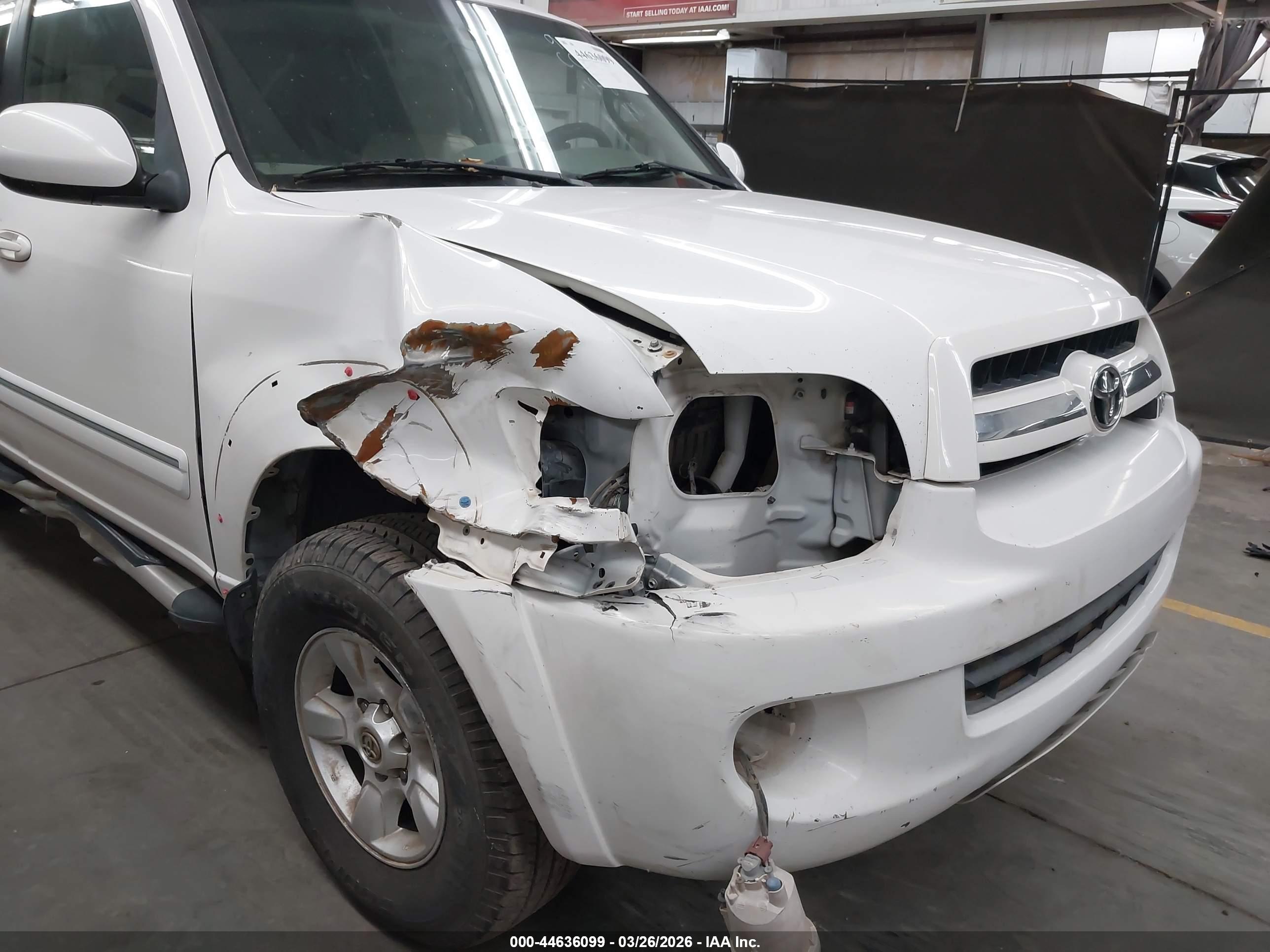 TOYOTA SEQUOIA image 6