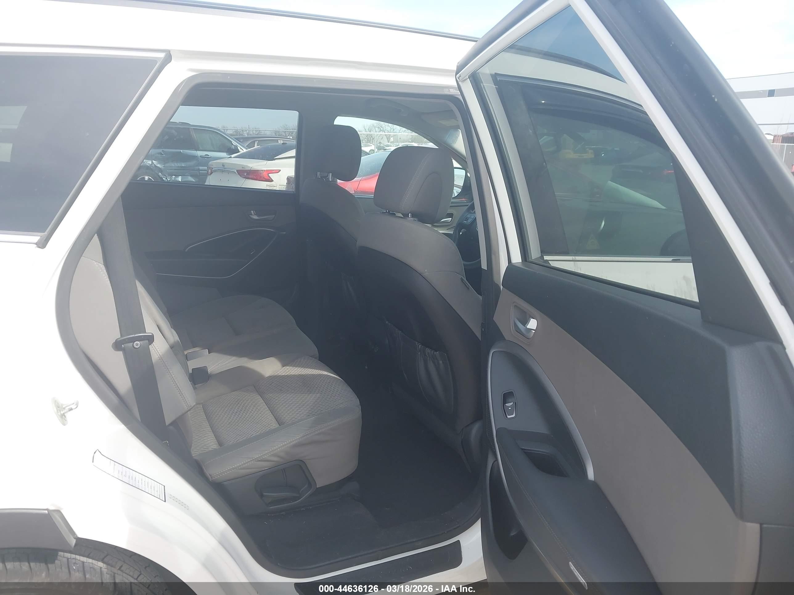 HYUNDAI SANTA image 8