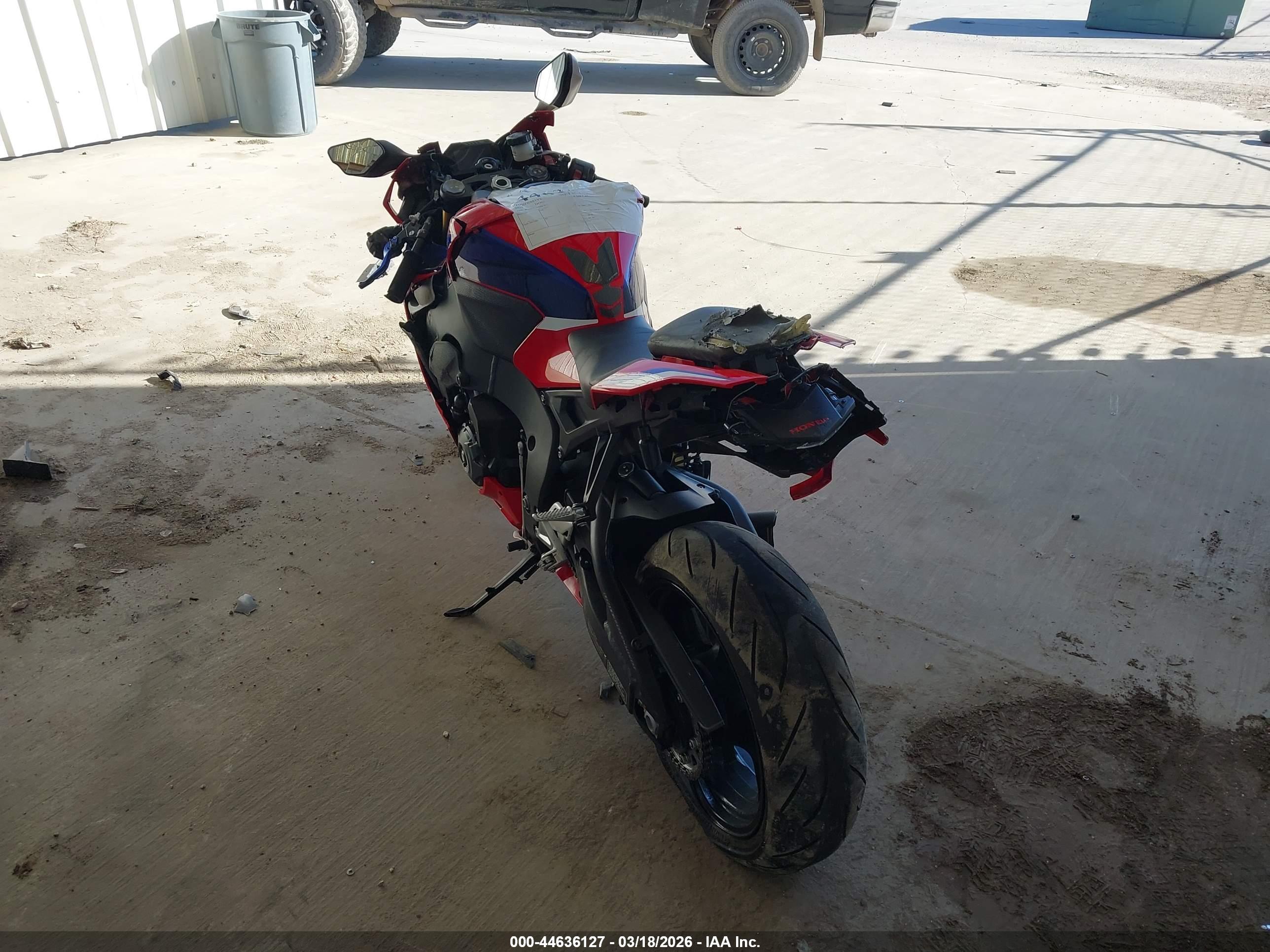 HONDA CBR1000 image 3
