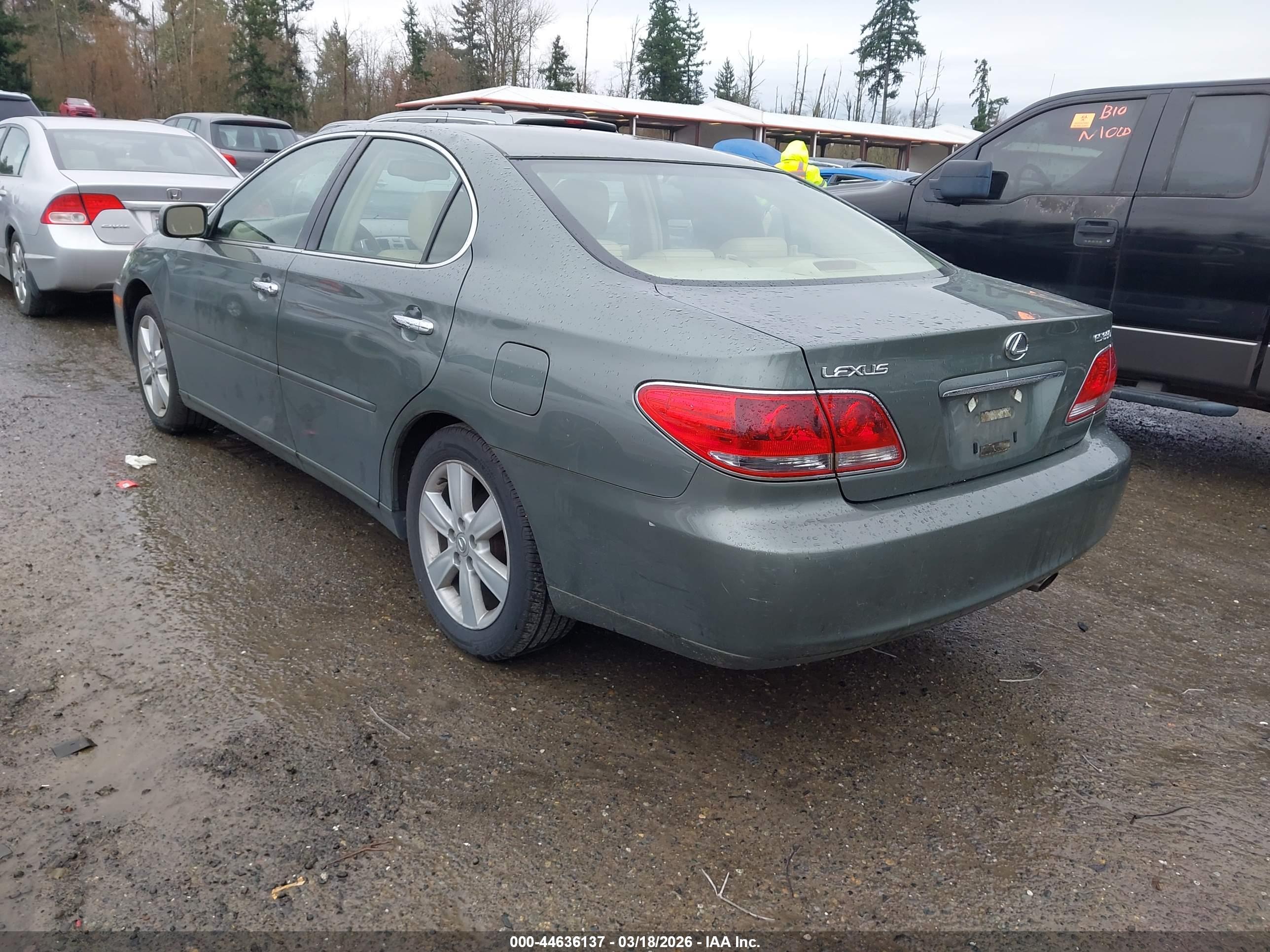 LEXUS ES image 3