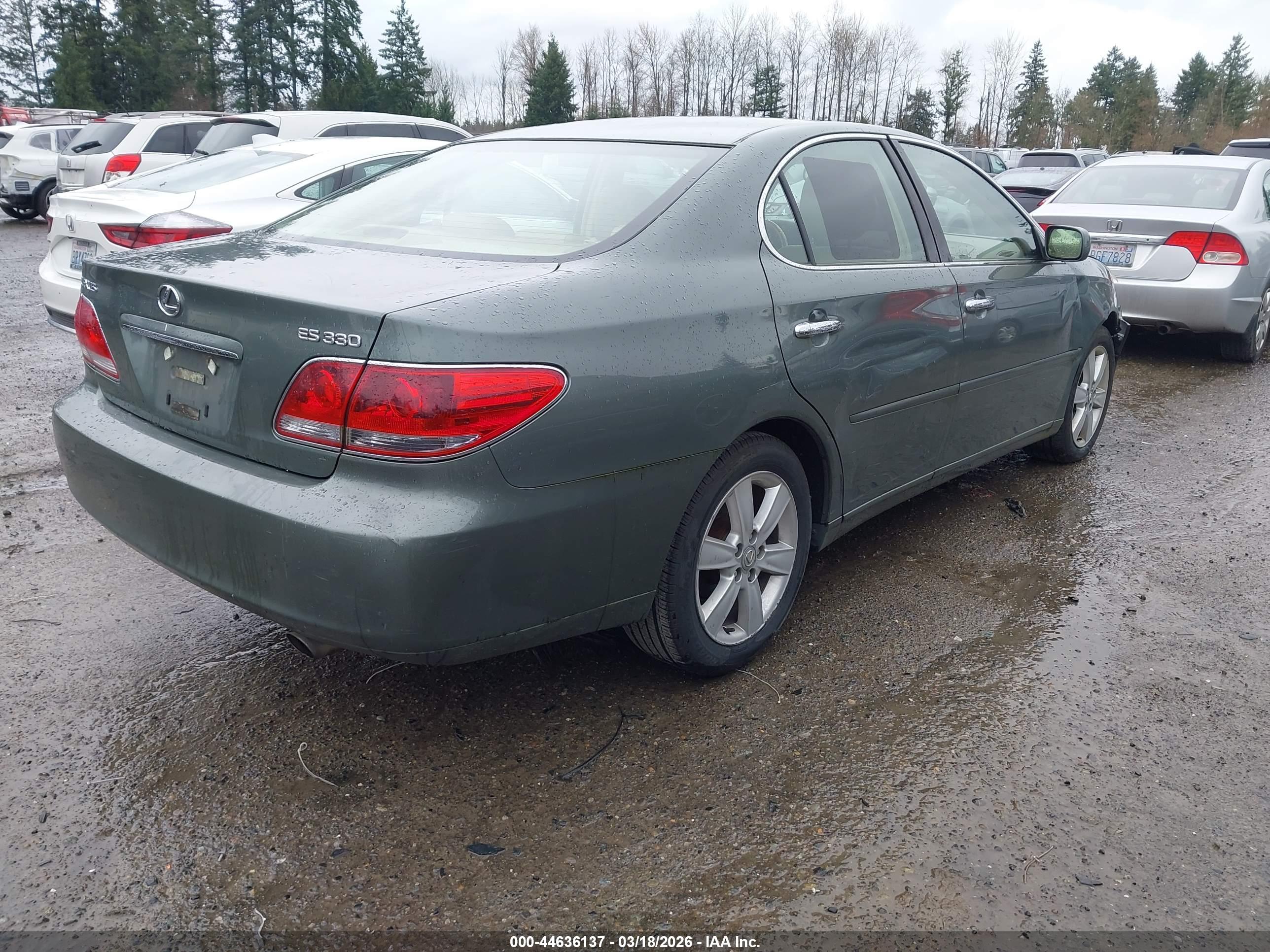 LEXUS ES image 4