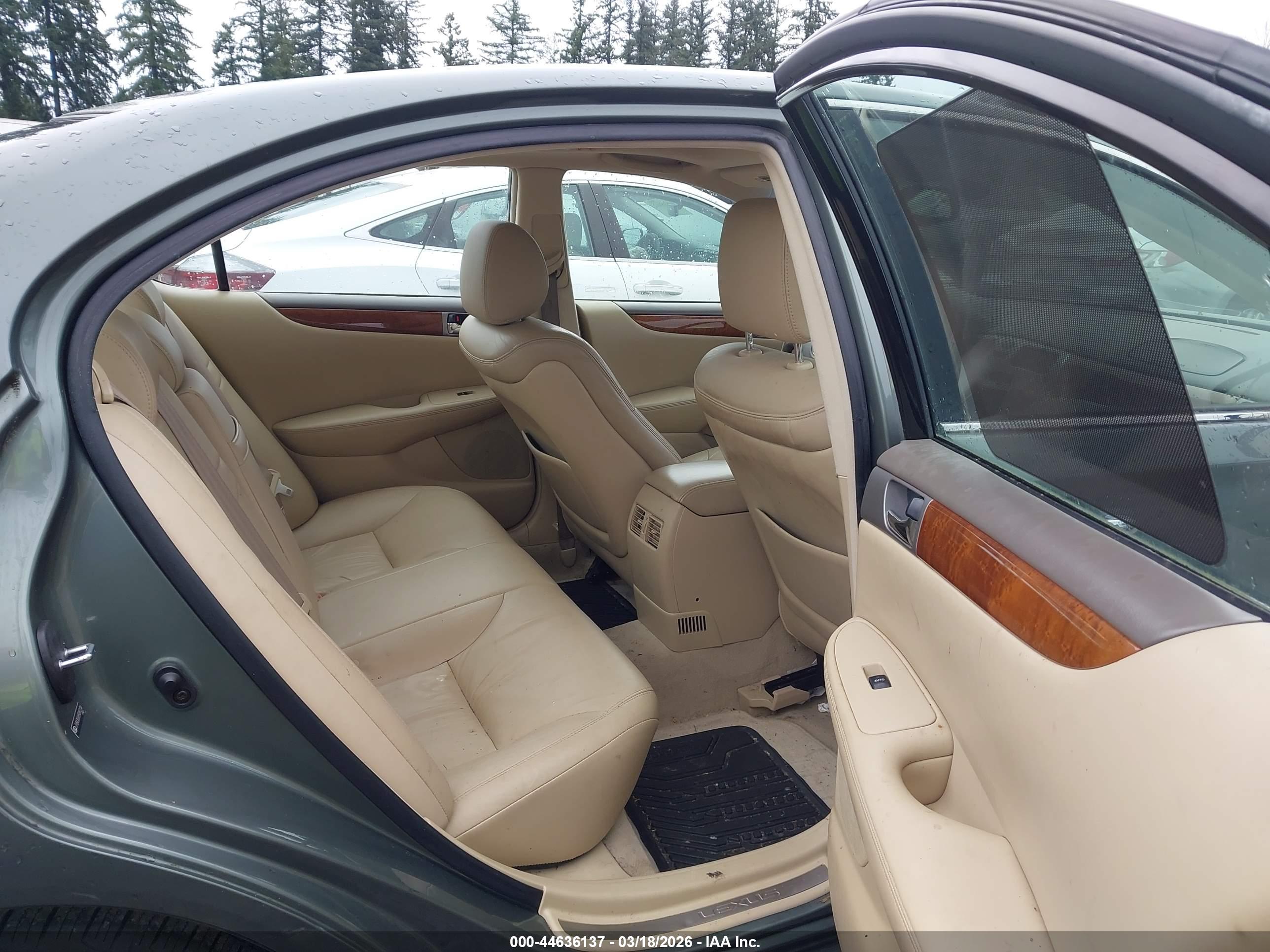 LEXUS ES image 8