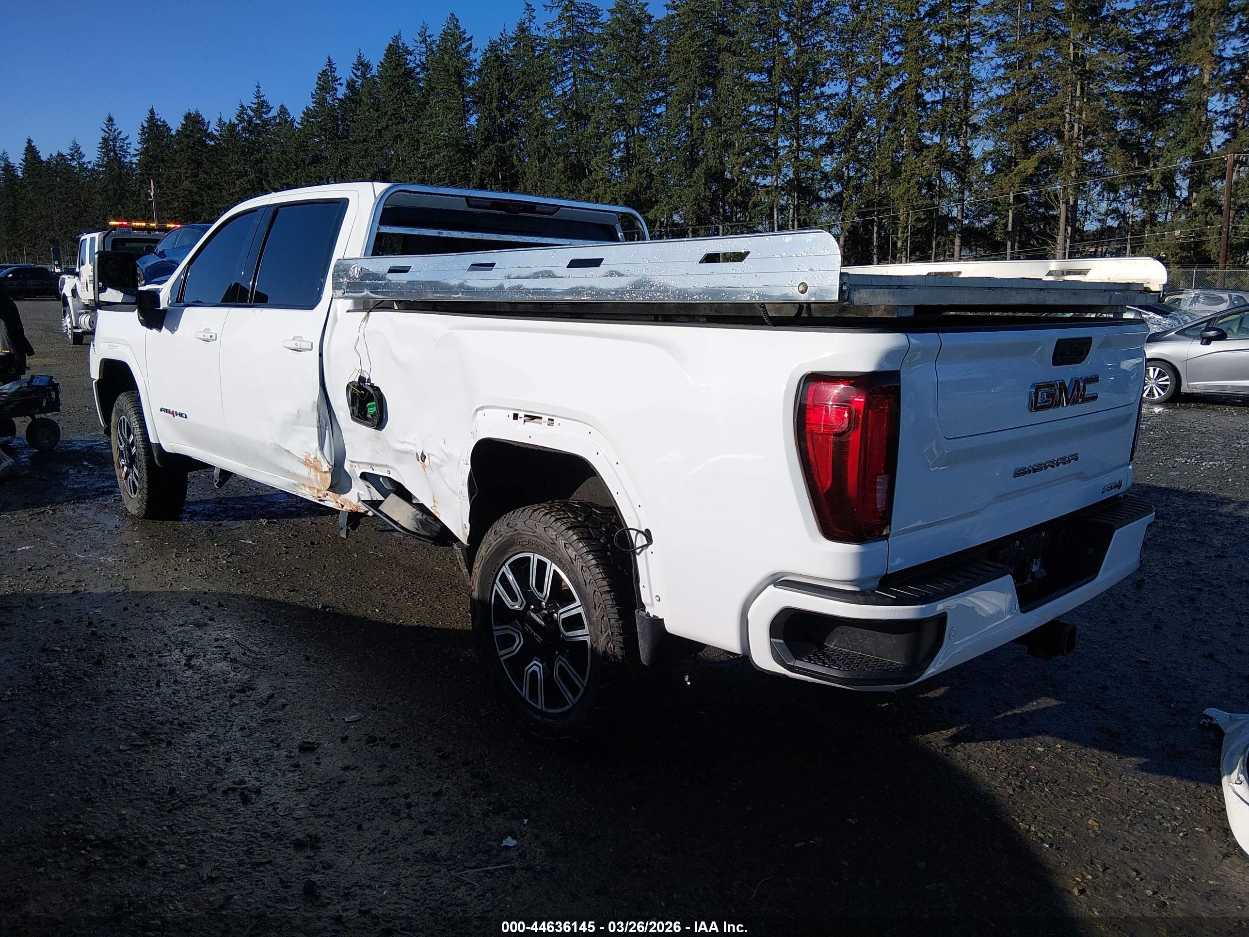 GMC SIERRA image 3