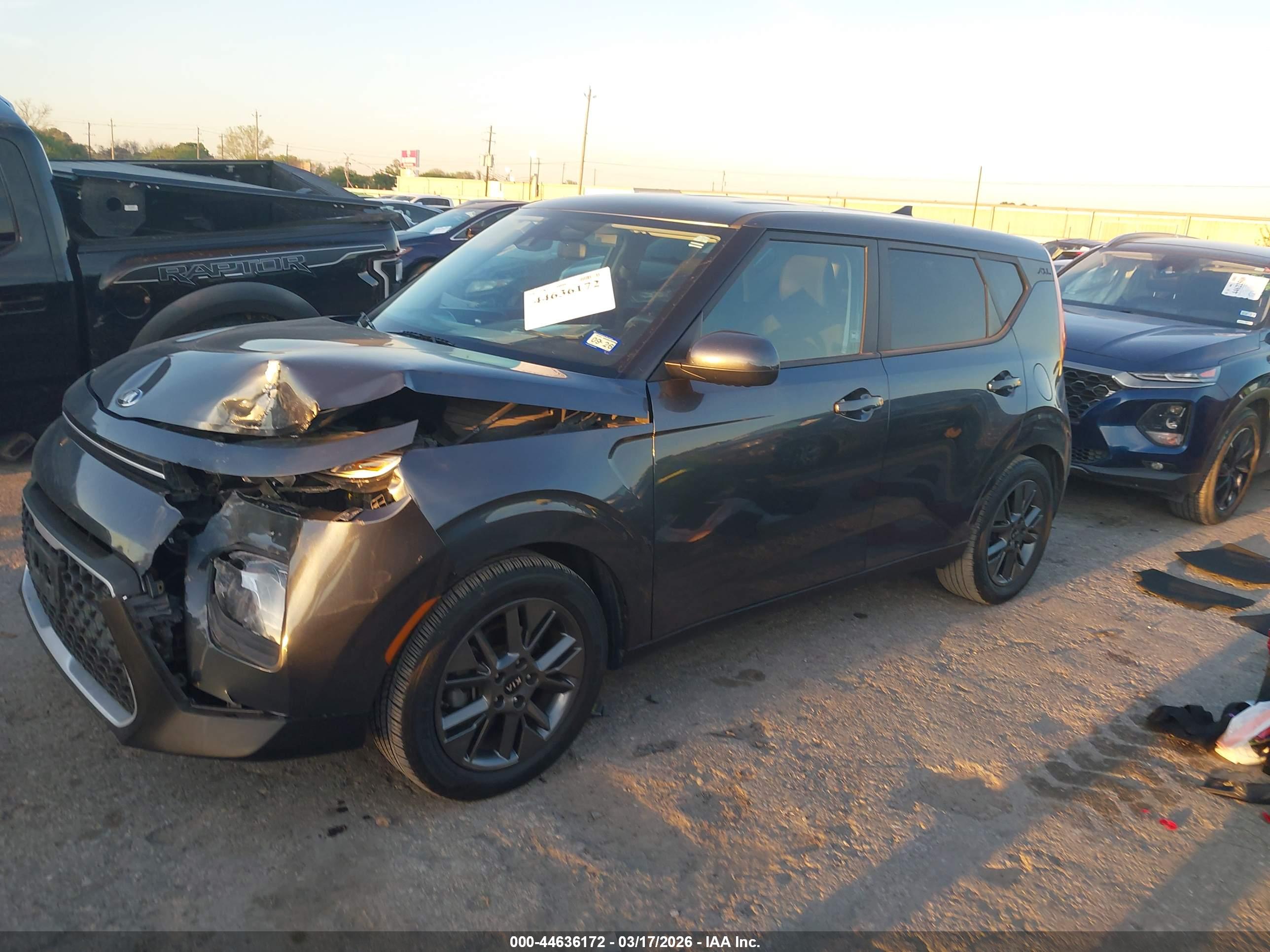 KIA SOUL image 2