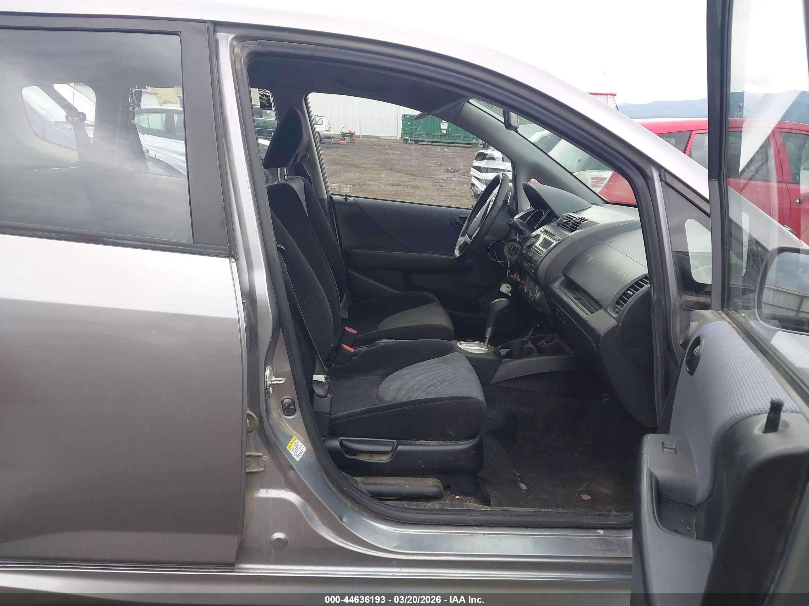 HONDA FIT image 5