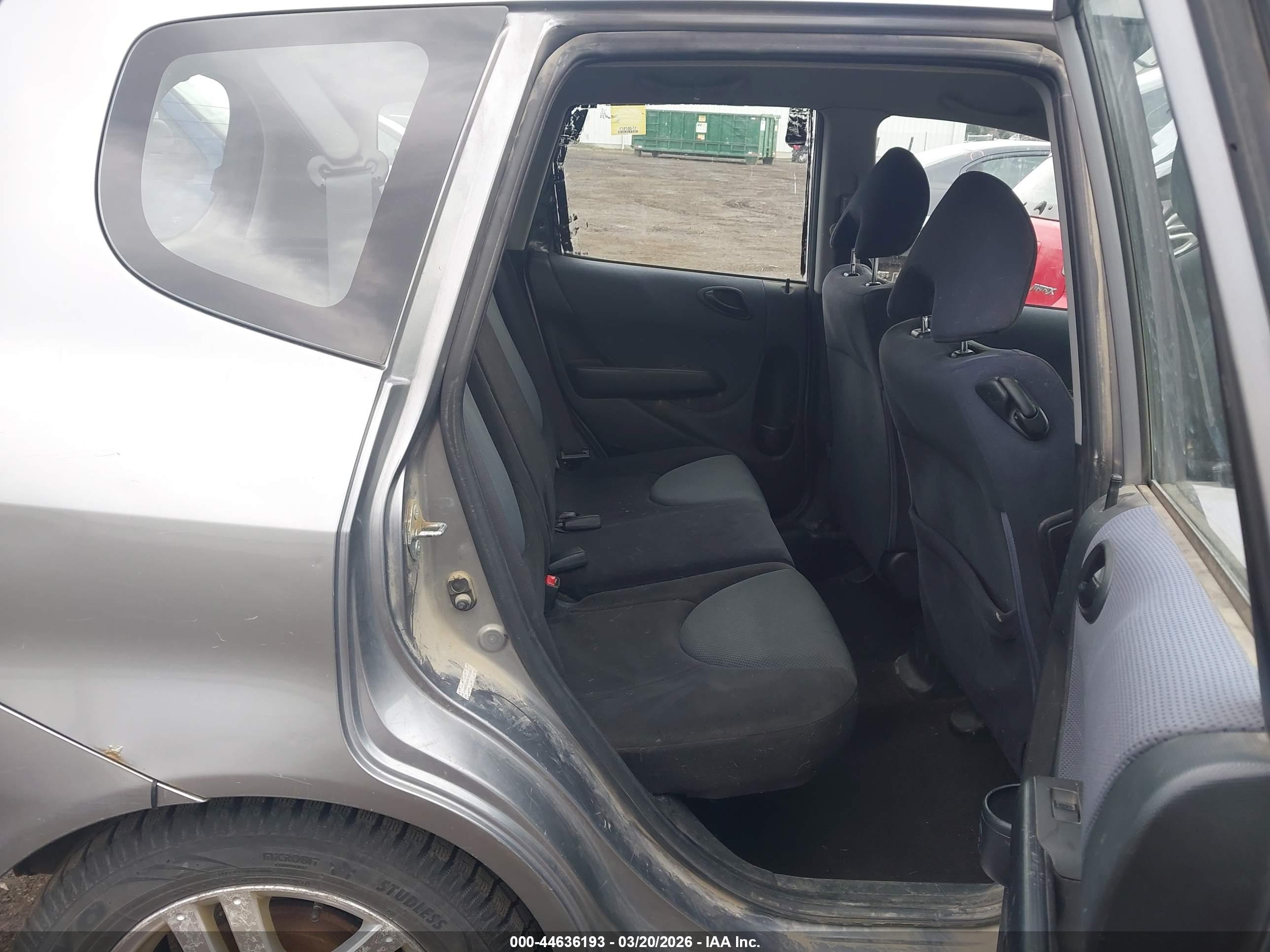 HONDA FIT image 8