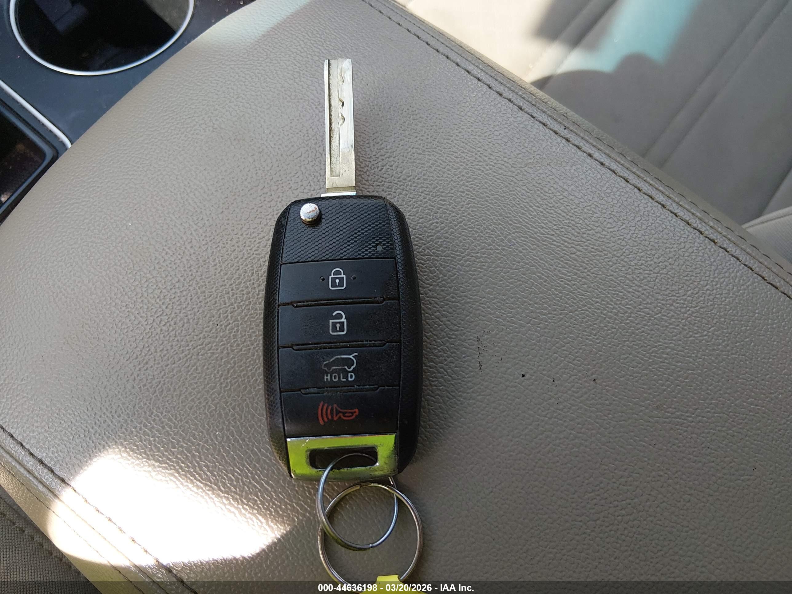 KIA SORENTO image 11
