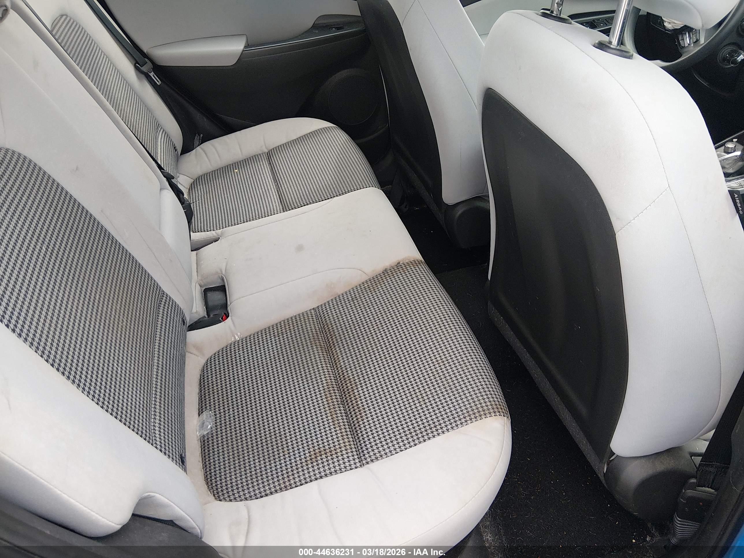 HYUNDAI KONA image 8