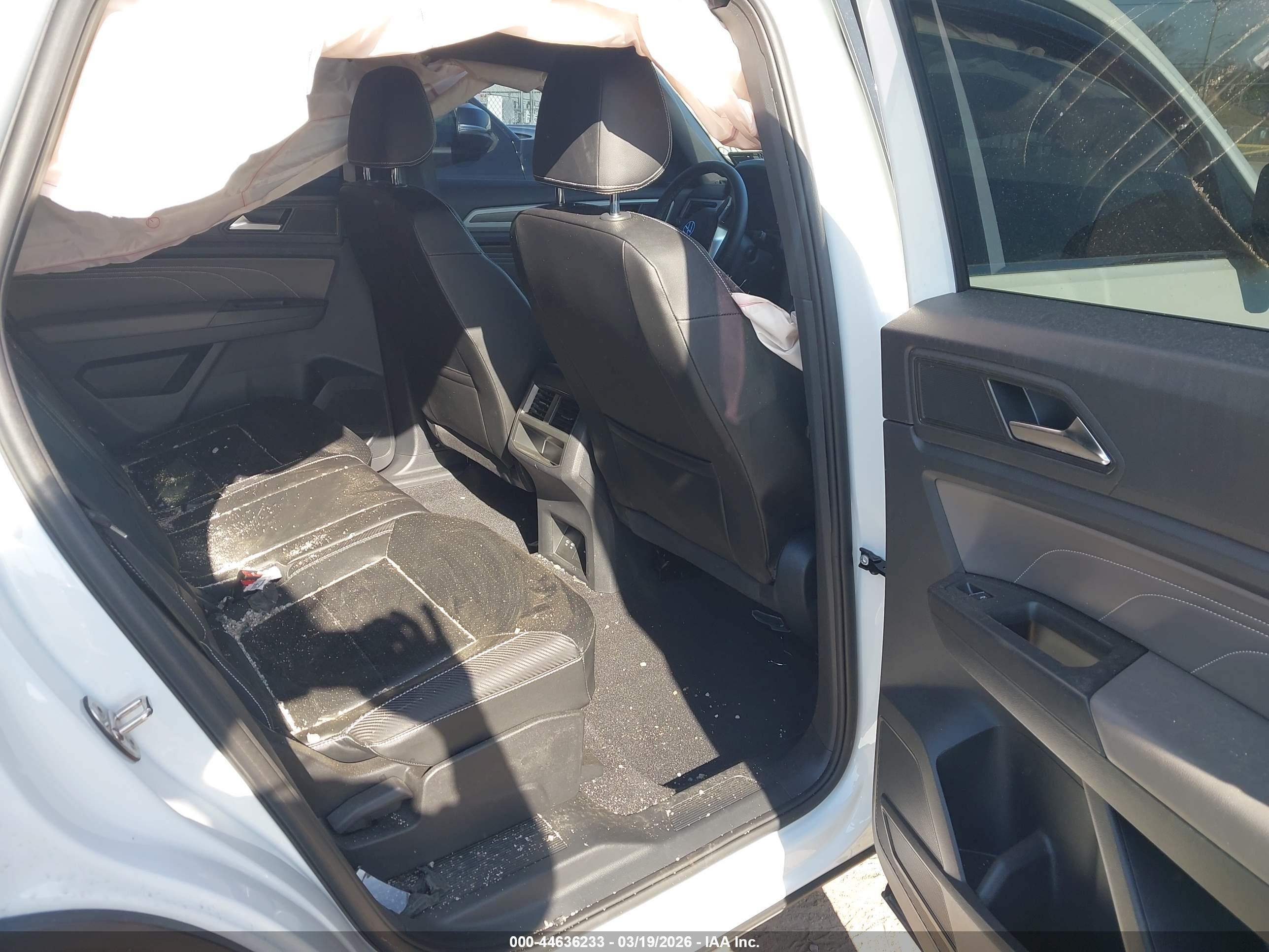 VOLKSWAGEN ATLAS image 8