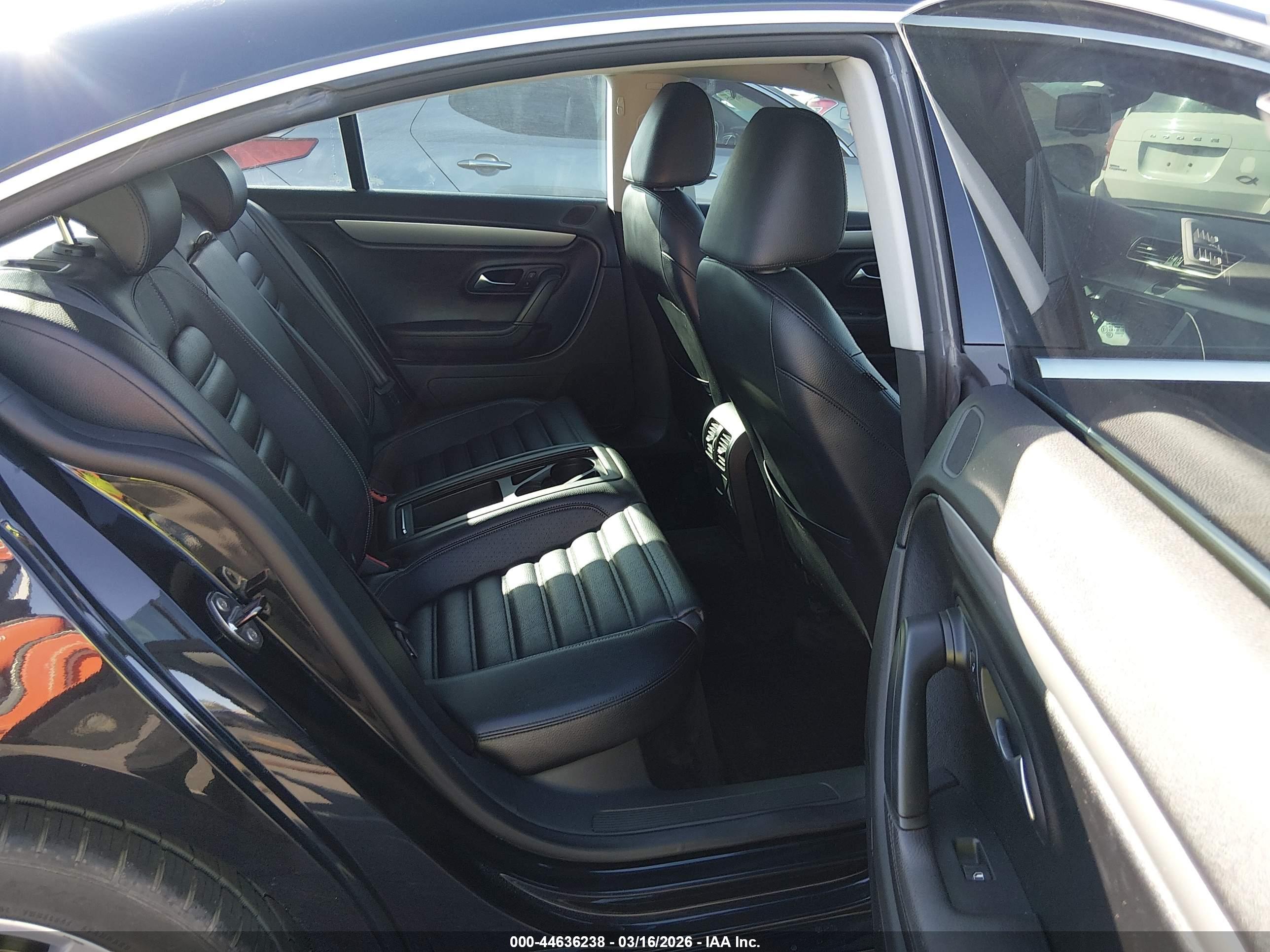 VOLKSWAGEN CC image 8