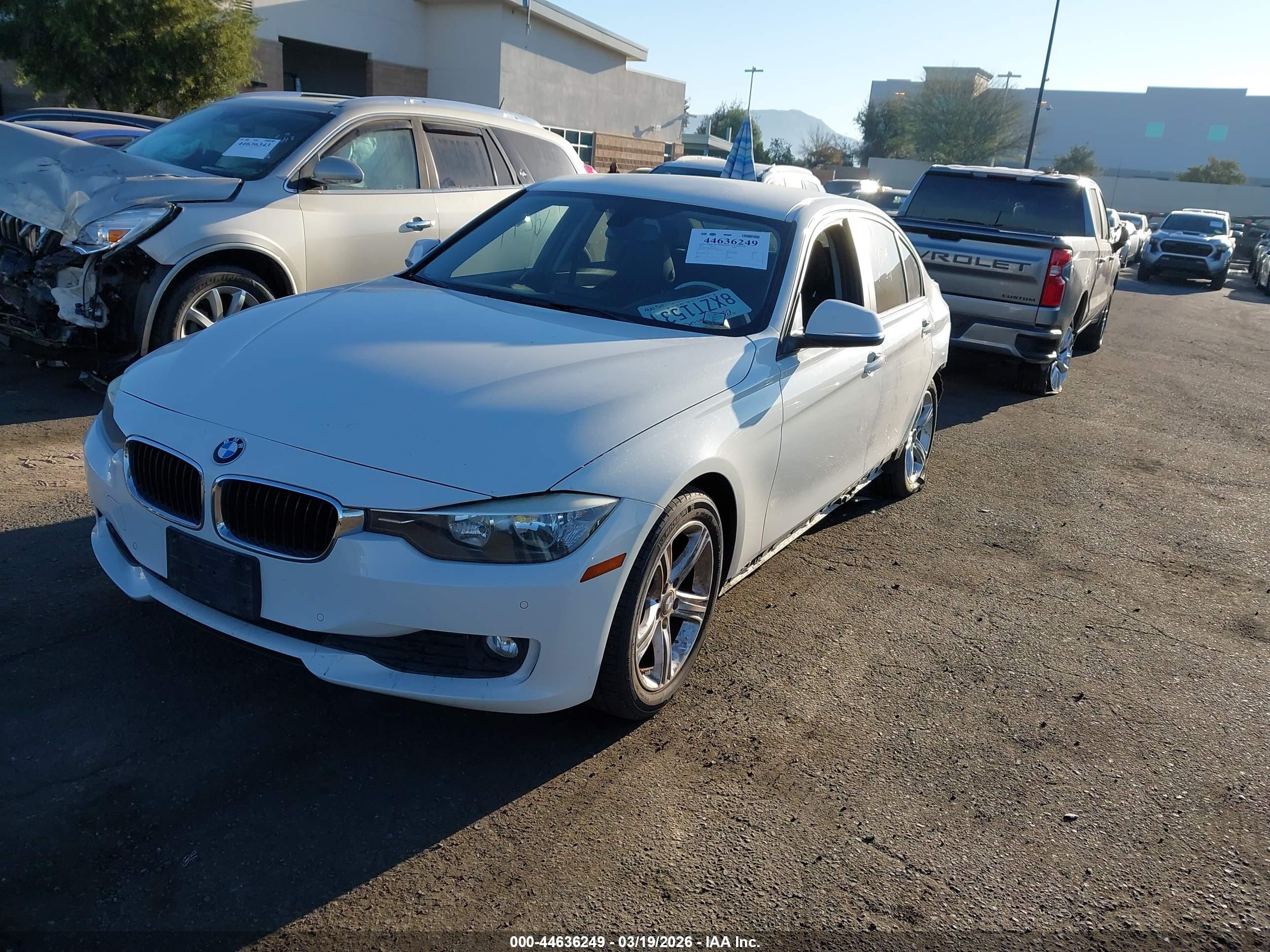 BMW 320I image 2