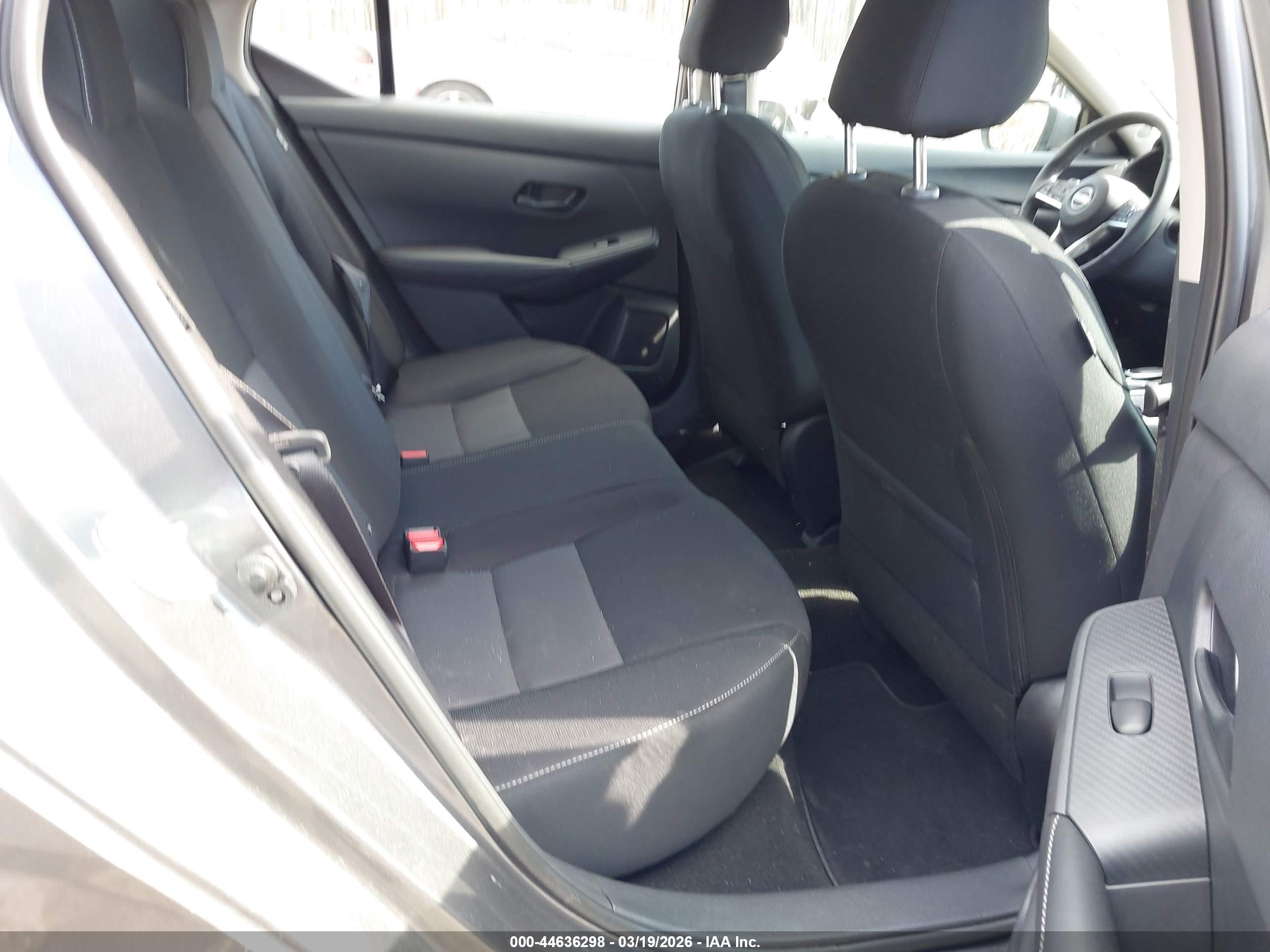 NISSAN SENTRA image 8