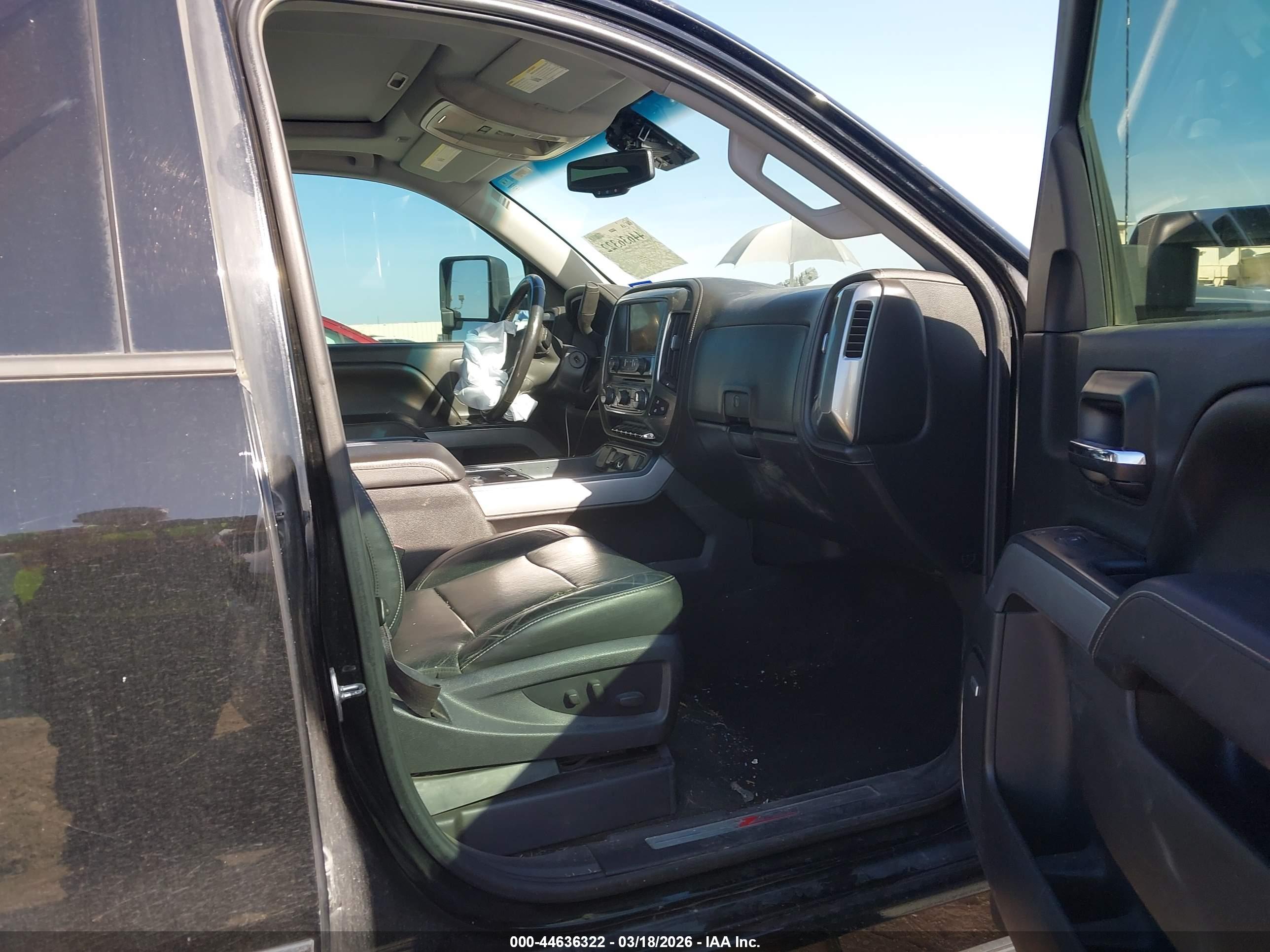 CHEVROLET SILVERADO image 5