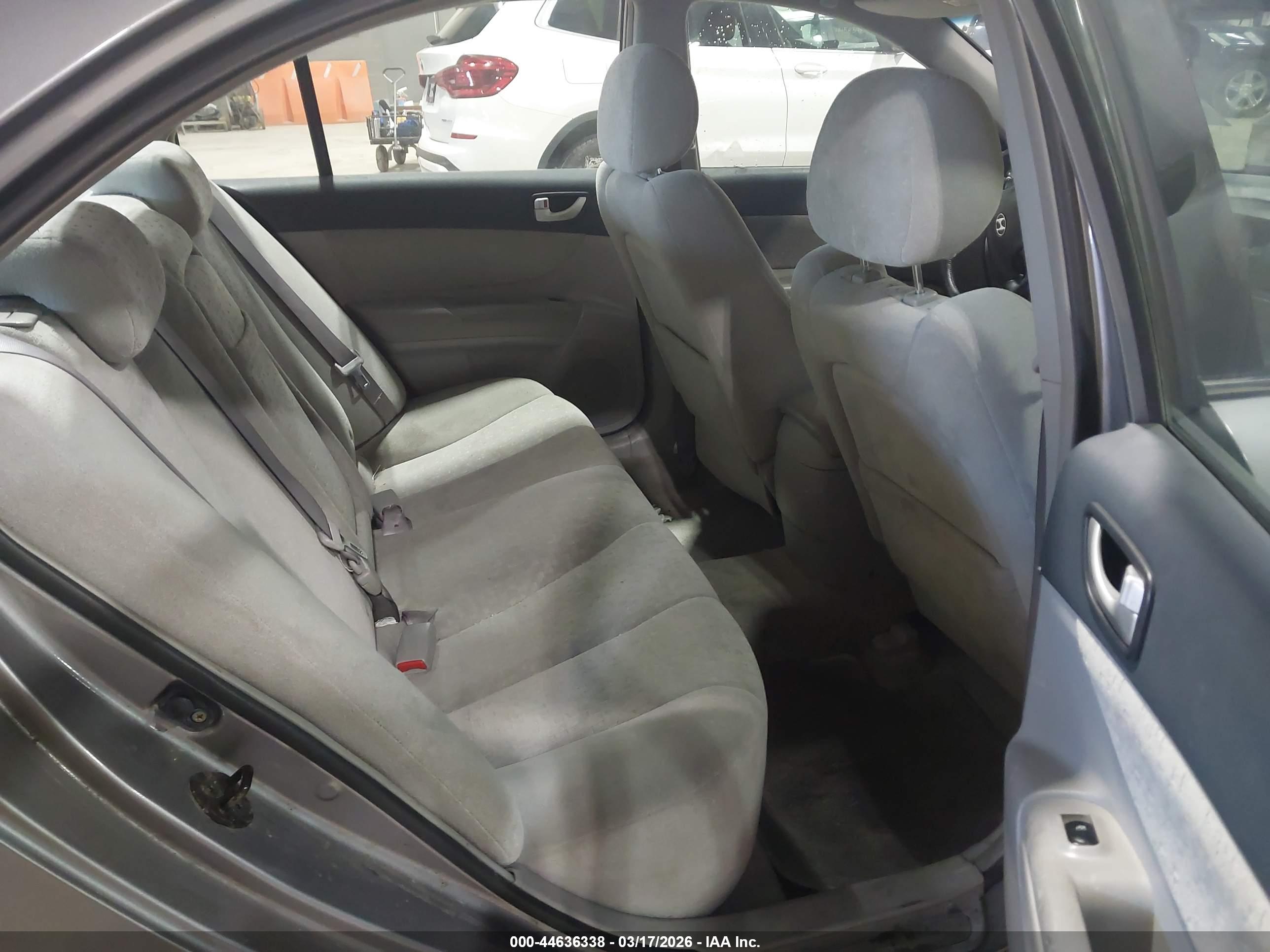 HYUNDAI SONATA image 8