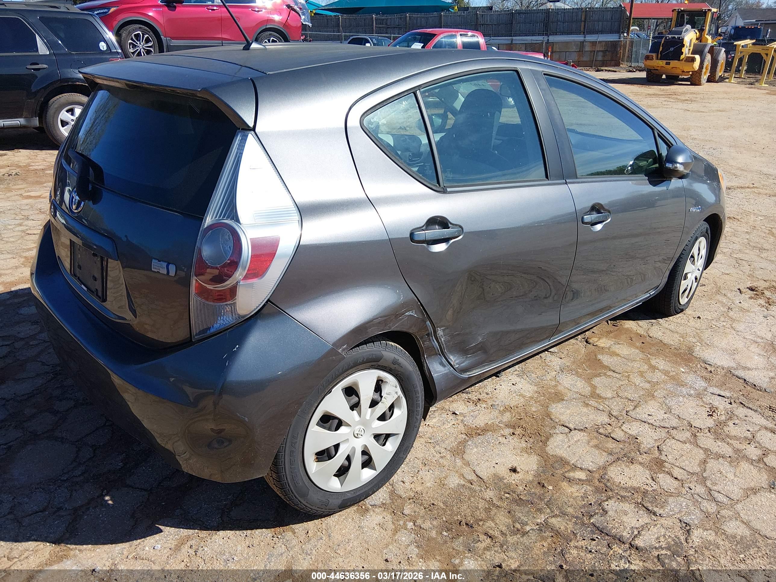 TOYOTA PRIUS image 4