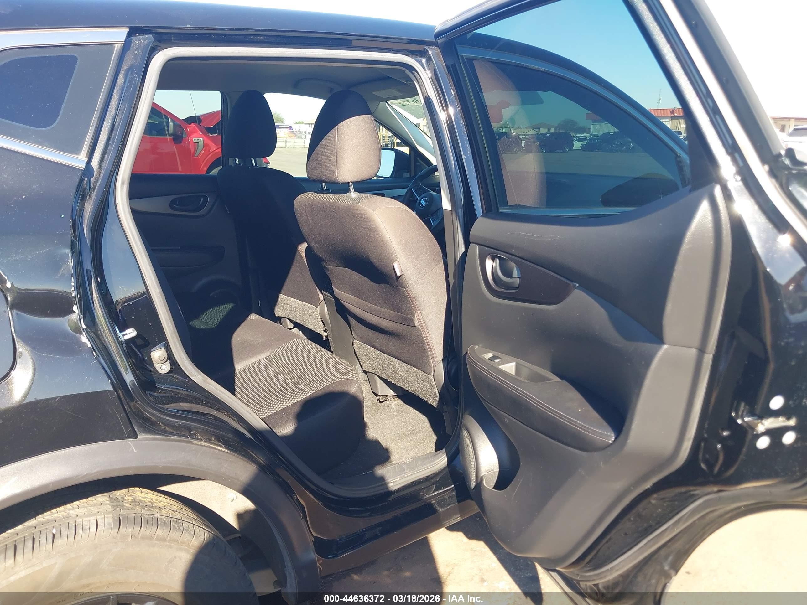 NISSAN ROGUE image 8