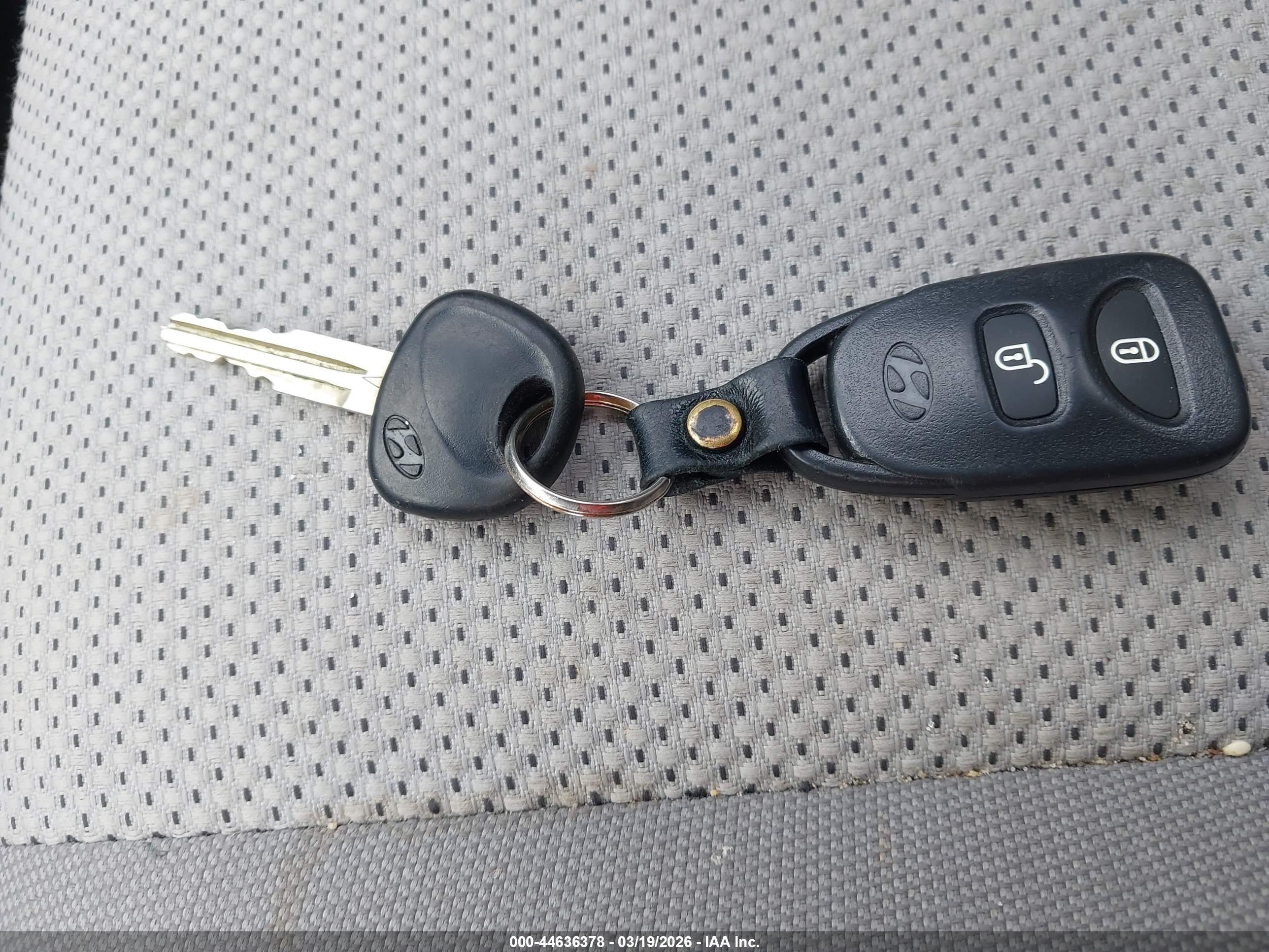 HYUNDAI ACCENT image 11