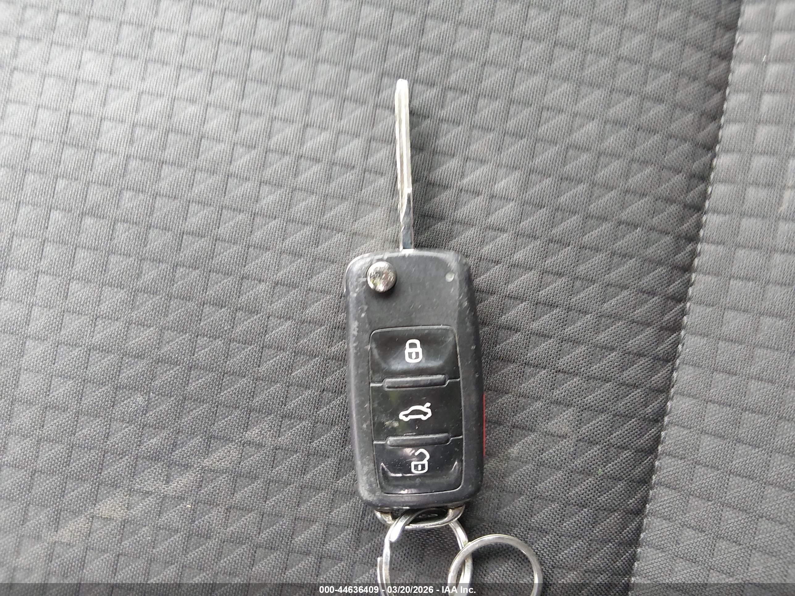 VOLKSWAGEN JETTA image 11