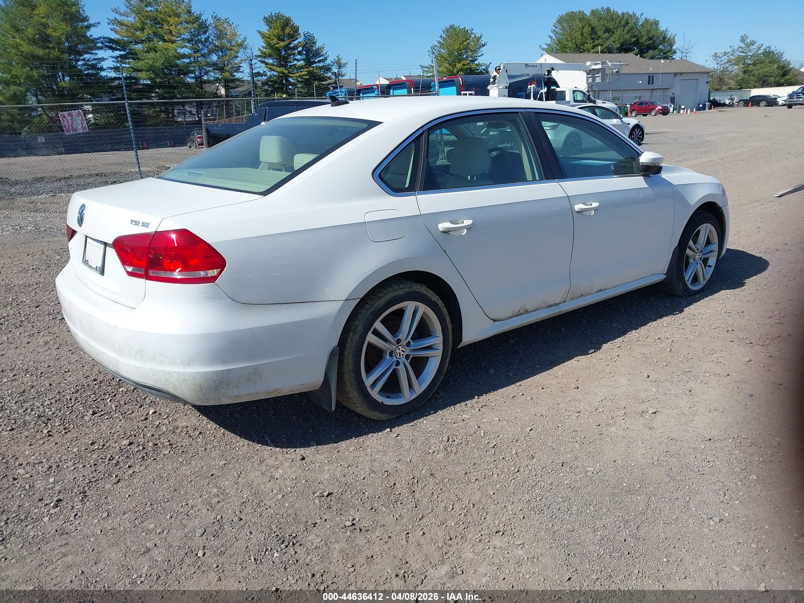VOLKSWAGEN PASSAT image 4