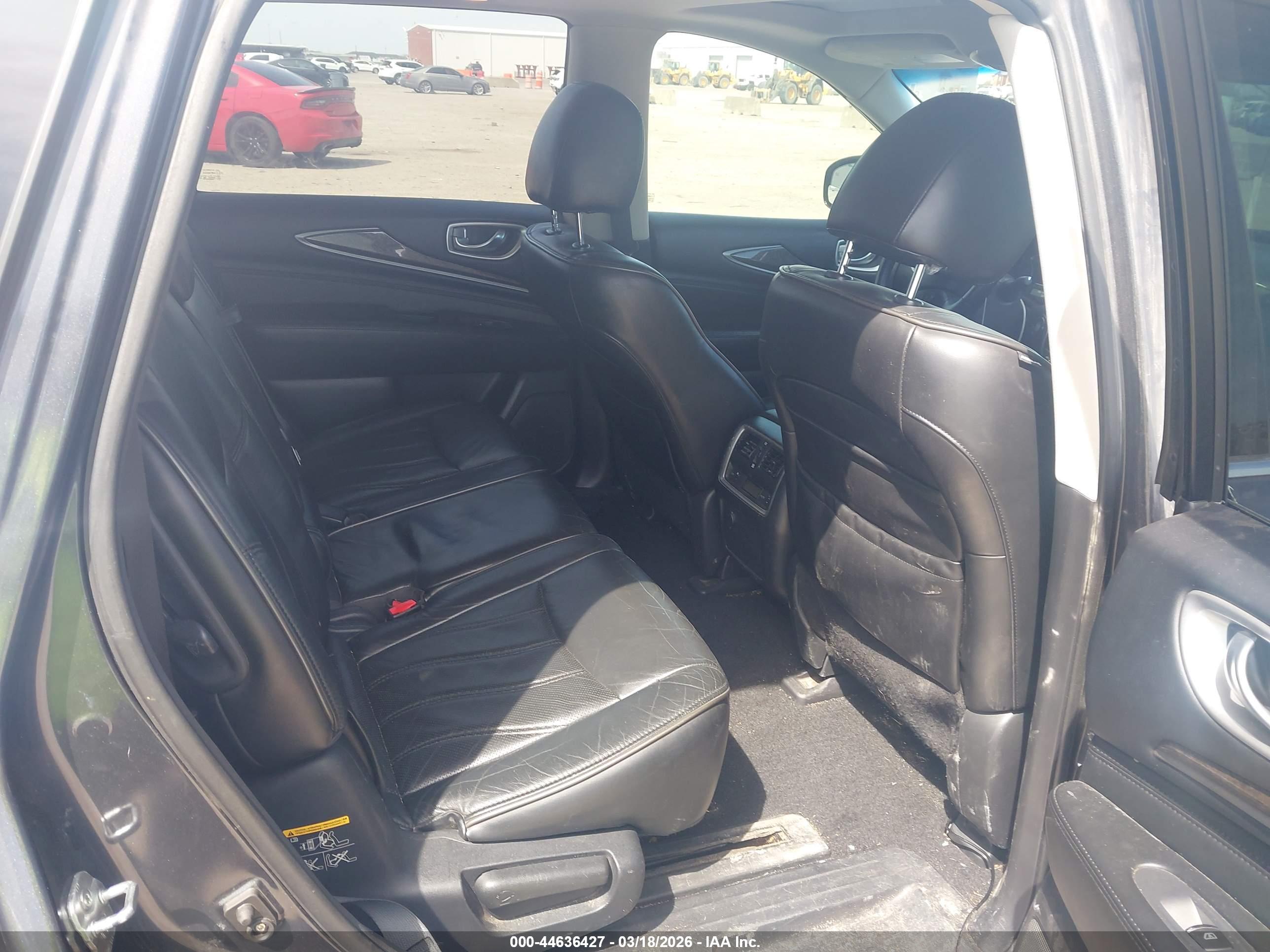 INFINITI JX35 image 8