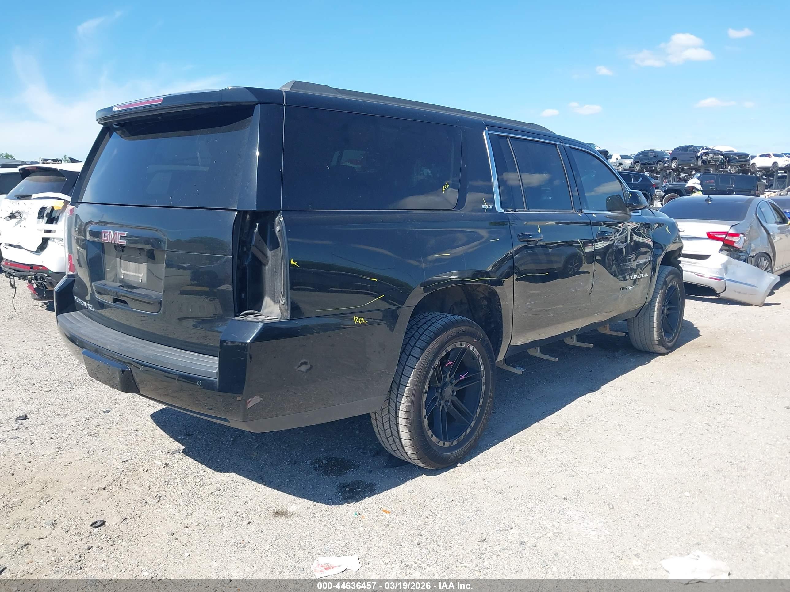 GMC YUKON image 4