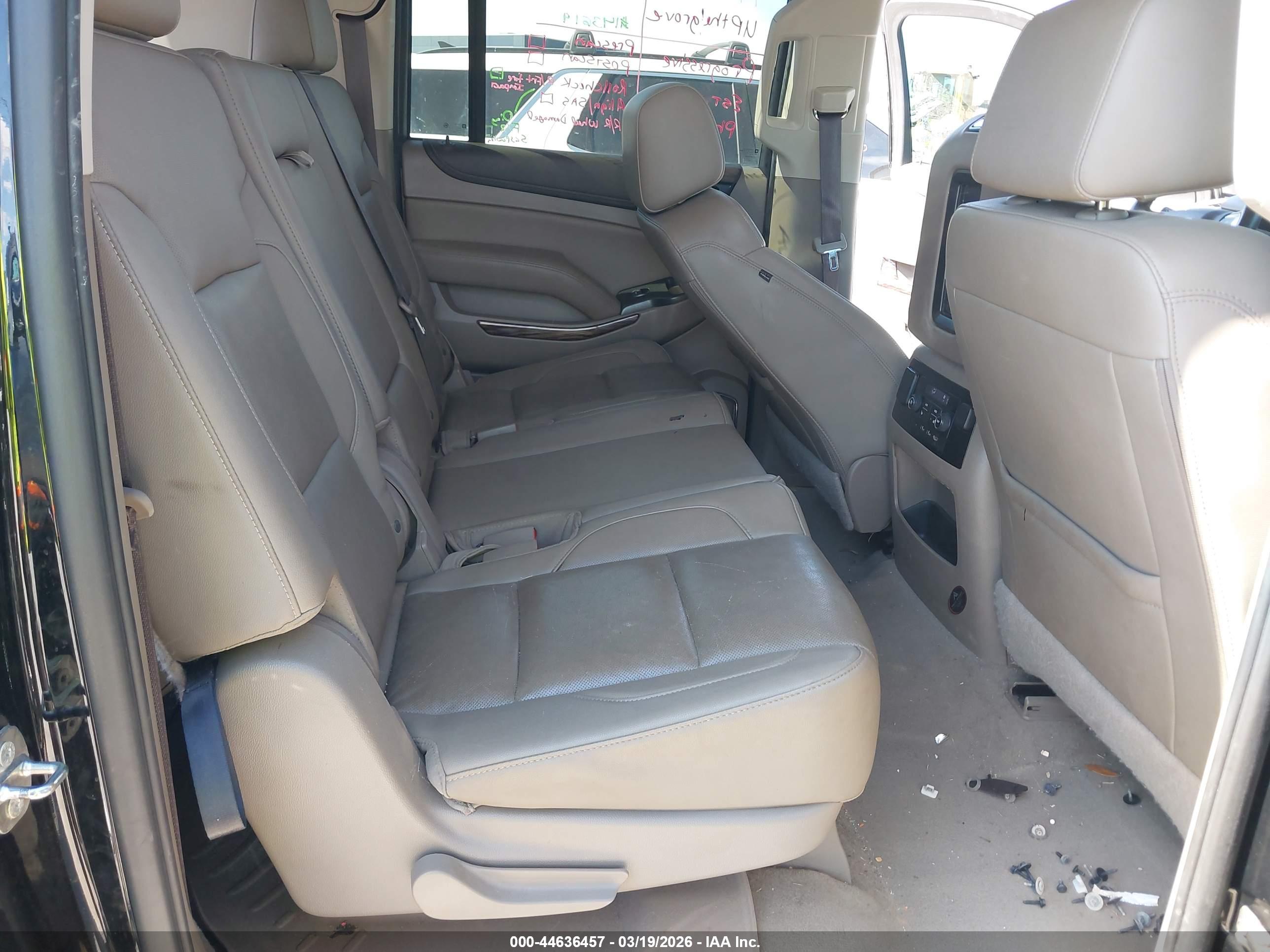 GMC YUKON image 8