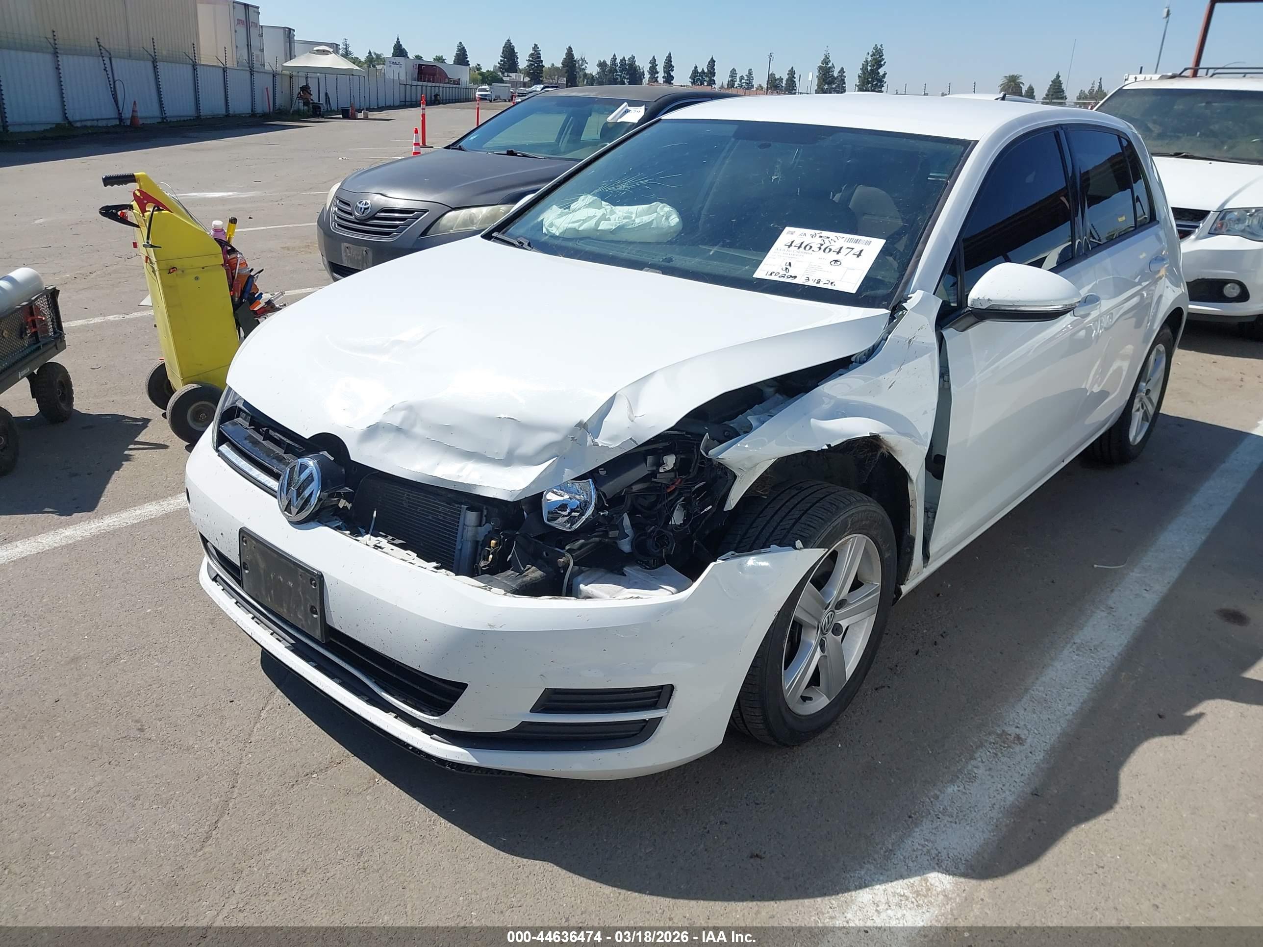 VOLKSWAGEN GOLF image 2