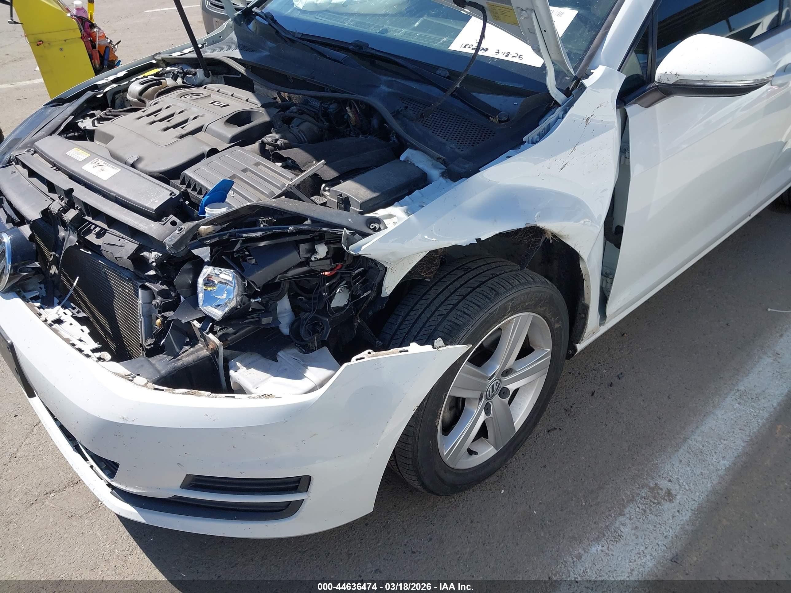 VOLKSWAGEN GOLF image 6