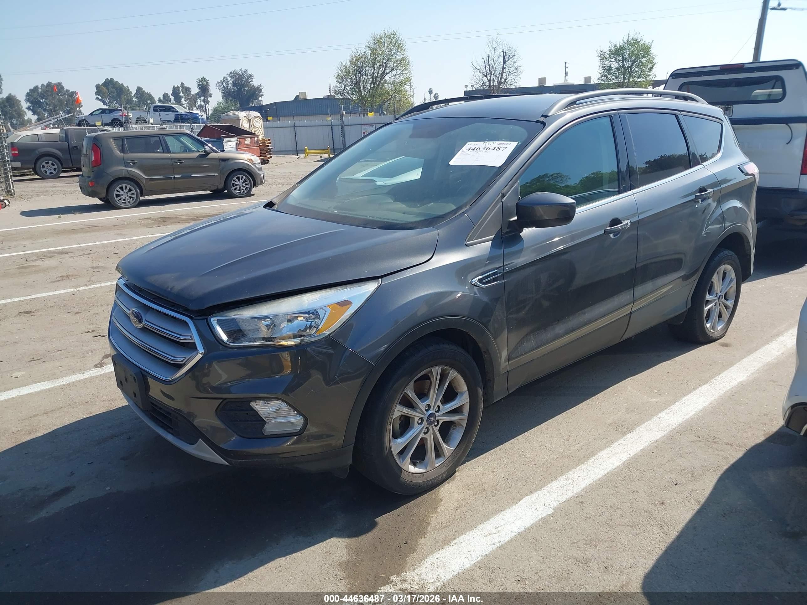 FORD ESCAPE image 2