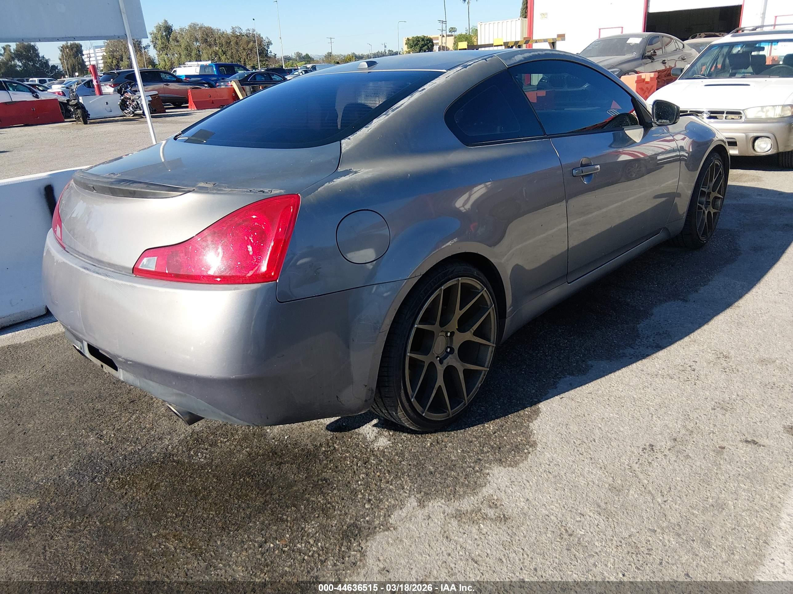 INFINITI G37 image 4