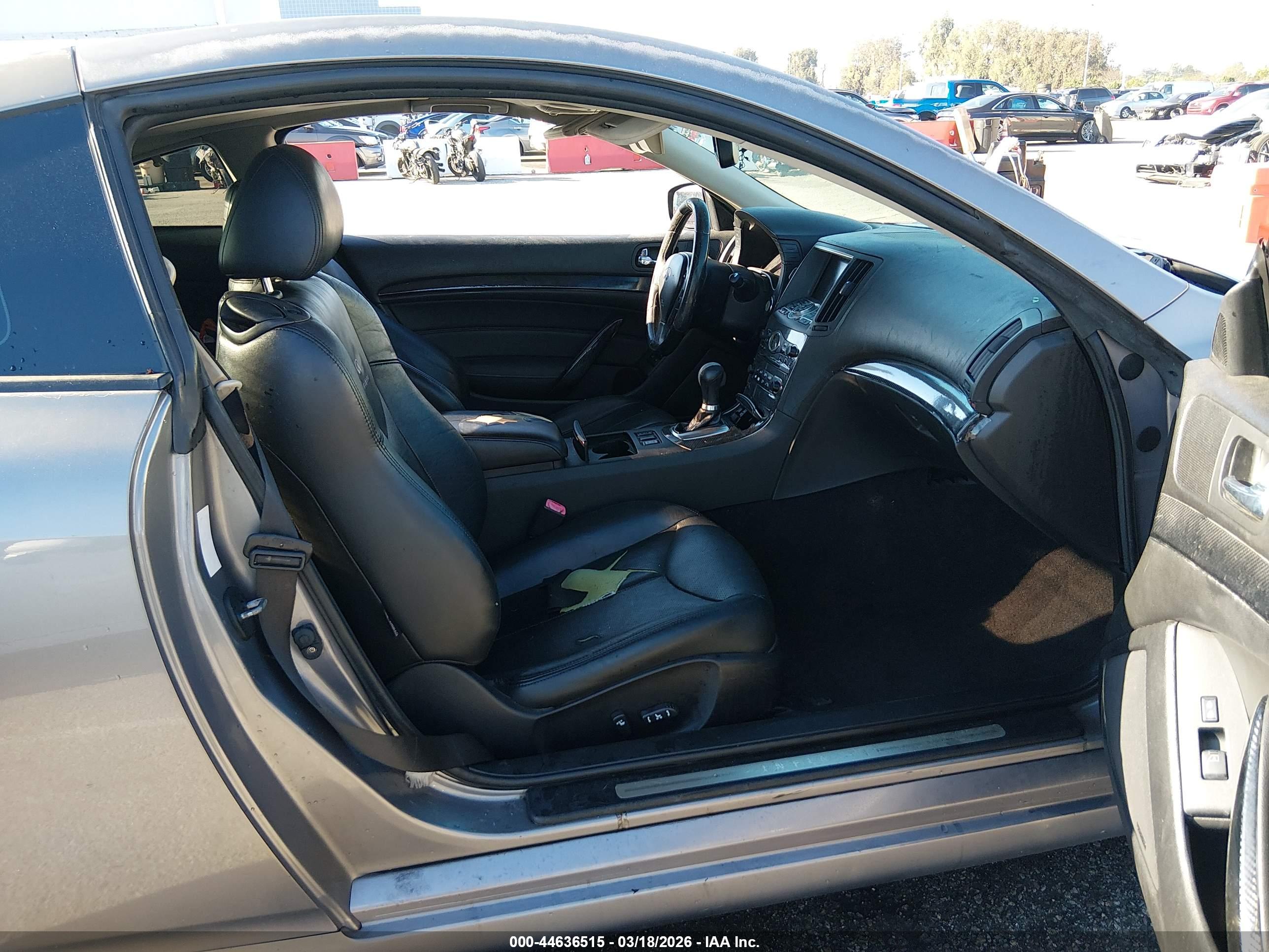 INFINITI G37 image 5