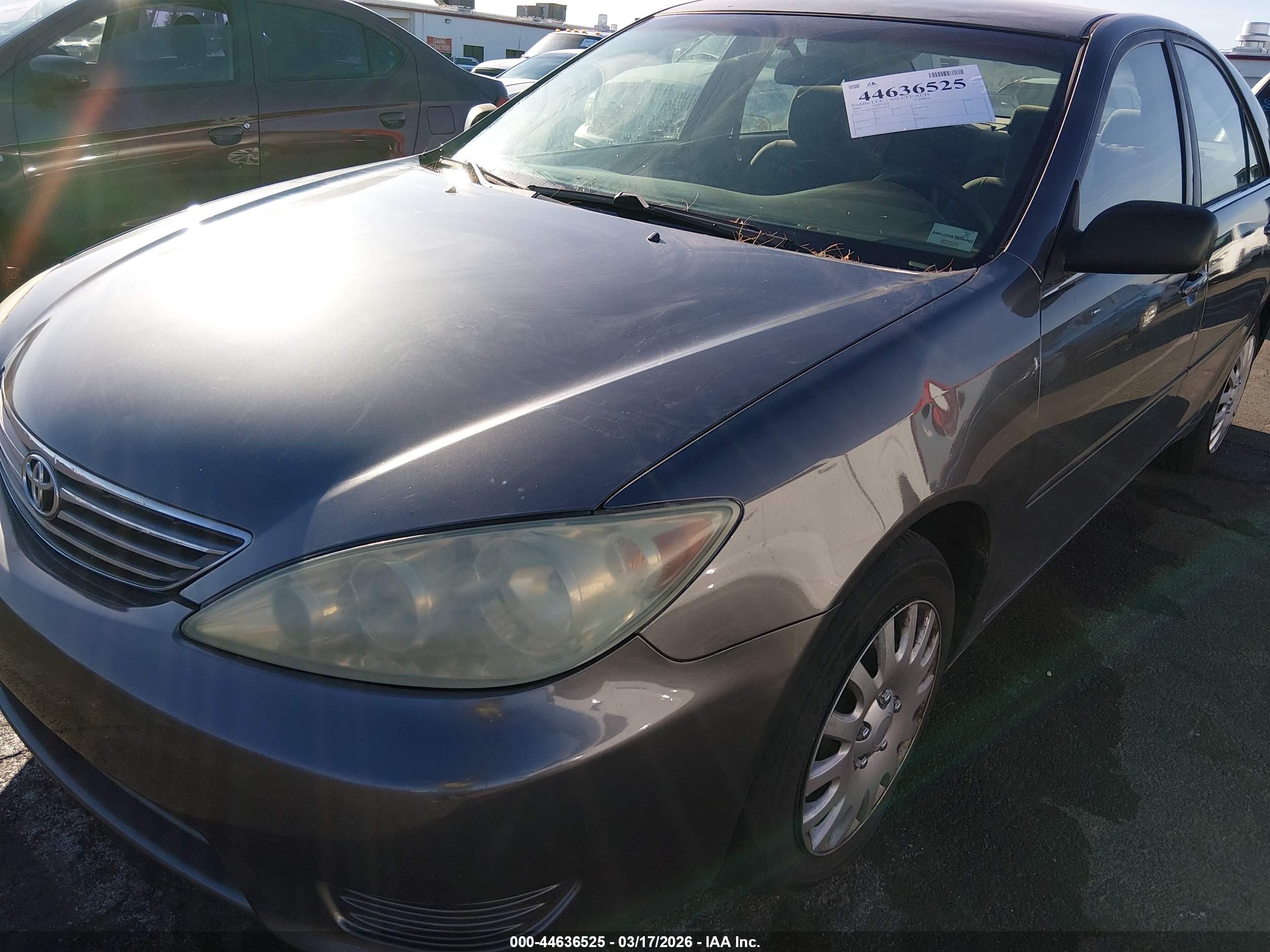 TOYOTA CAMRY image 6