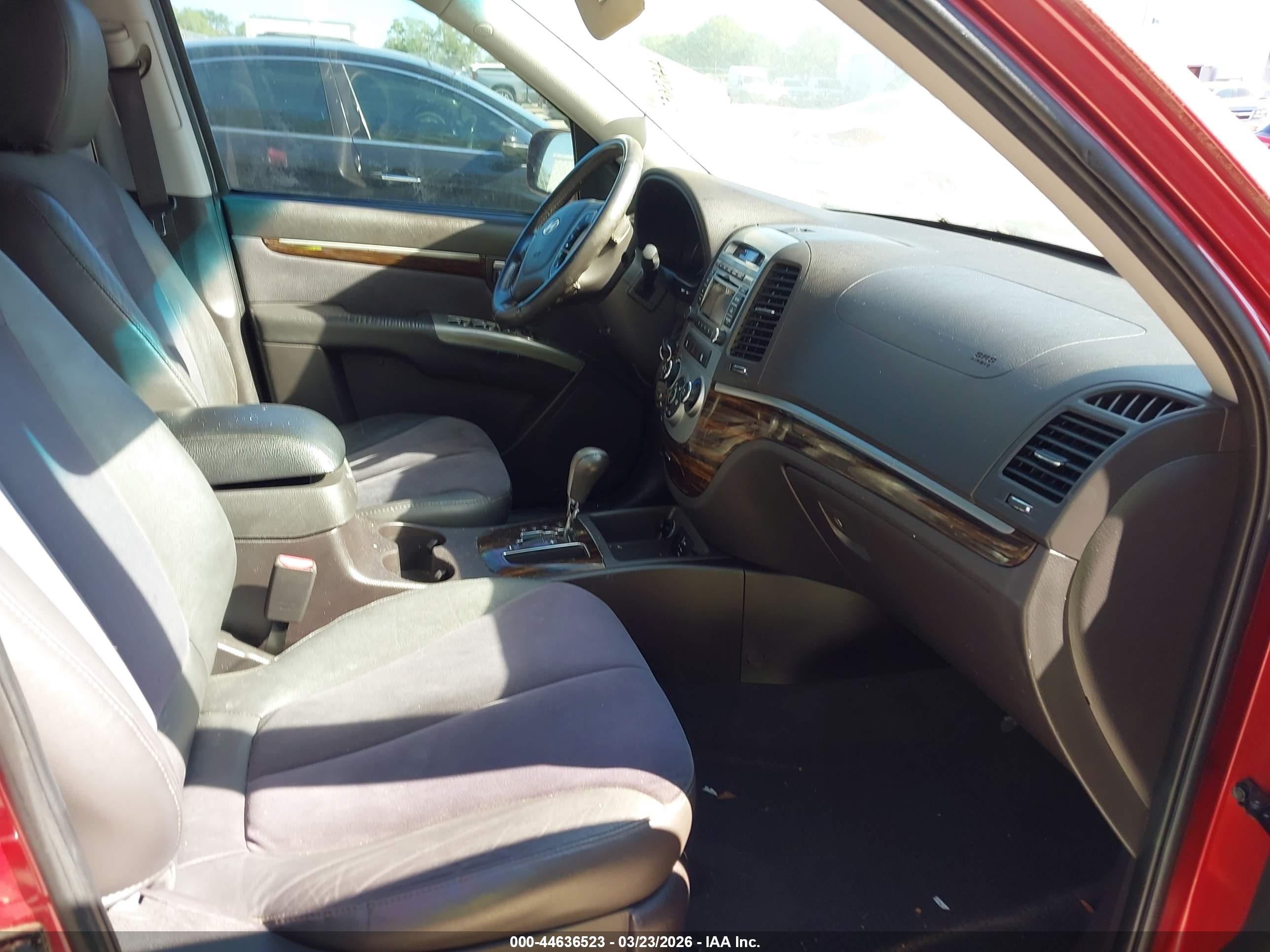 HYUNDAI SANTA image 5