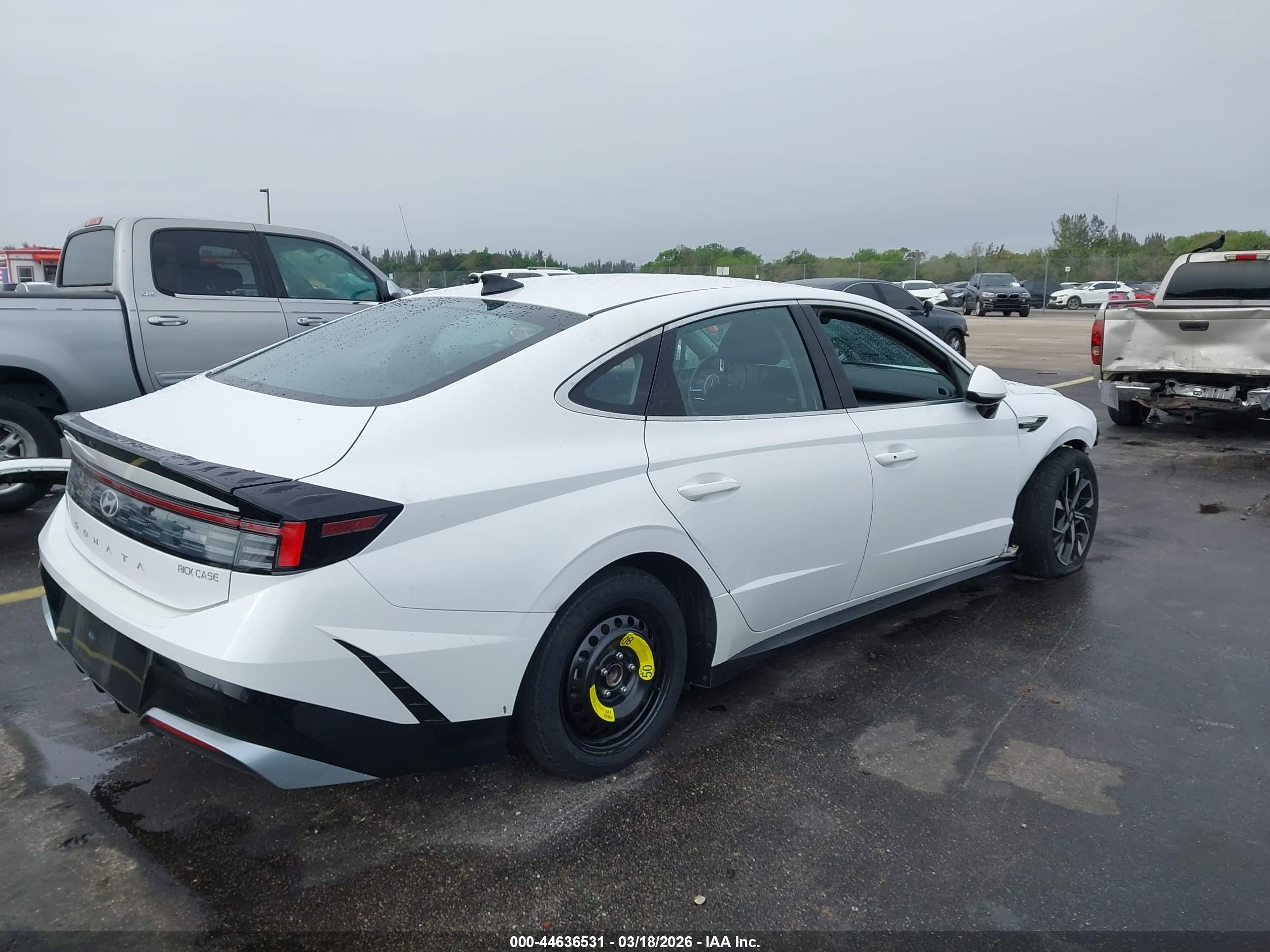 HYUNDAI SONATA image 4