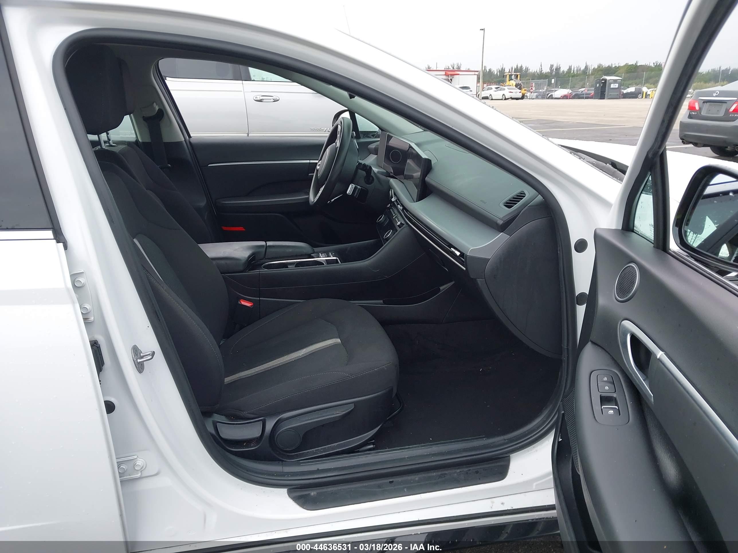 HYUNDAI SONATA image 5