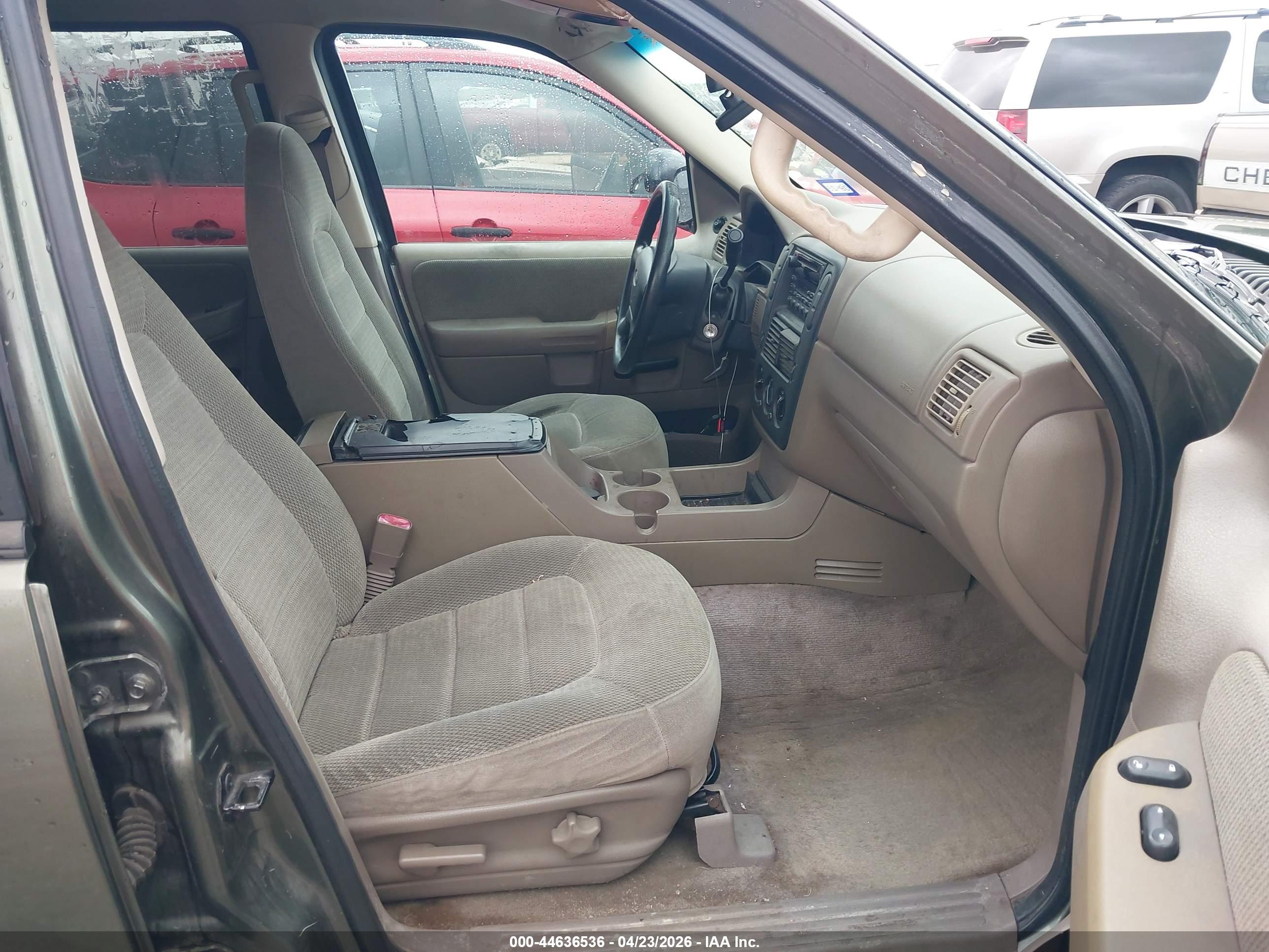 FORD EXPLORER image 5