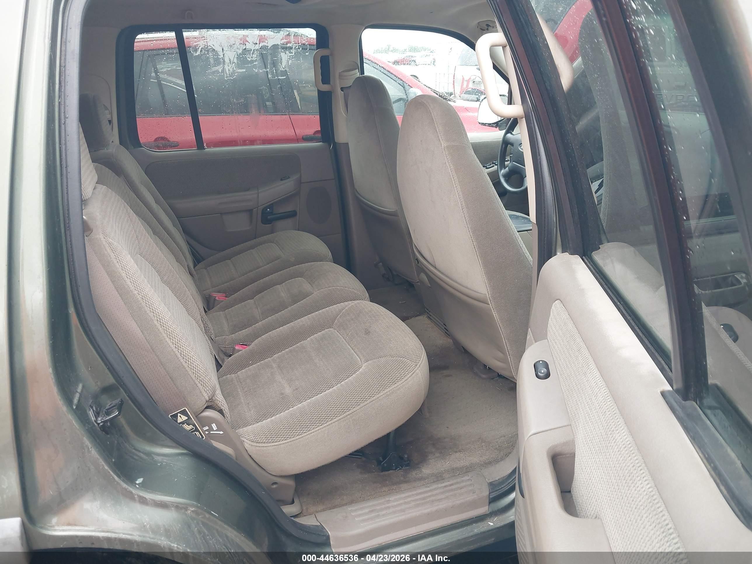 FORD EXPLORER image 8