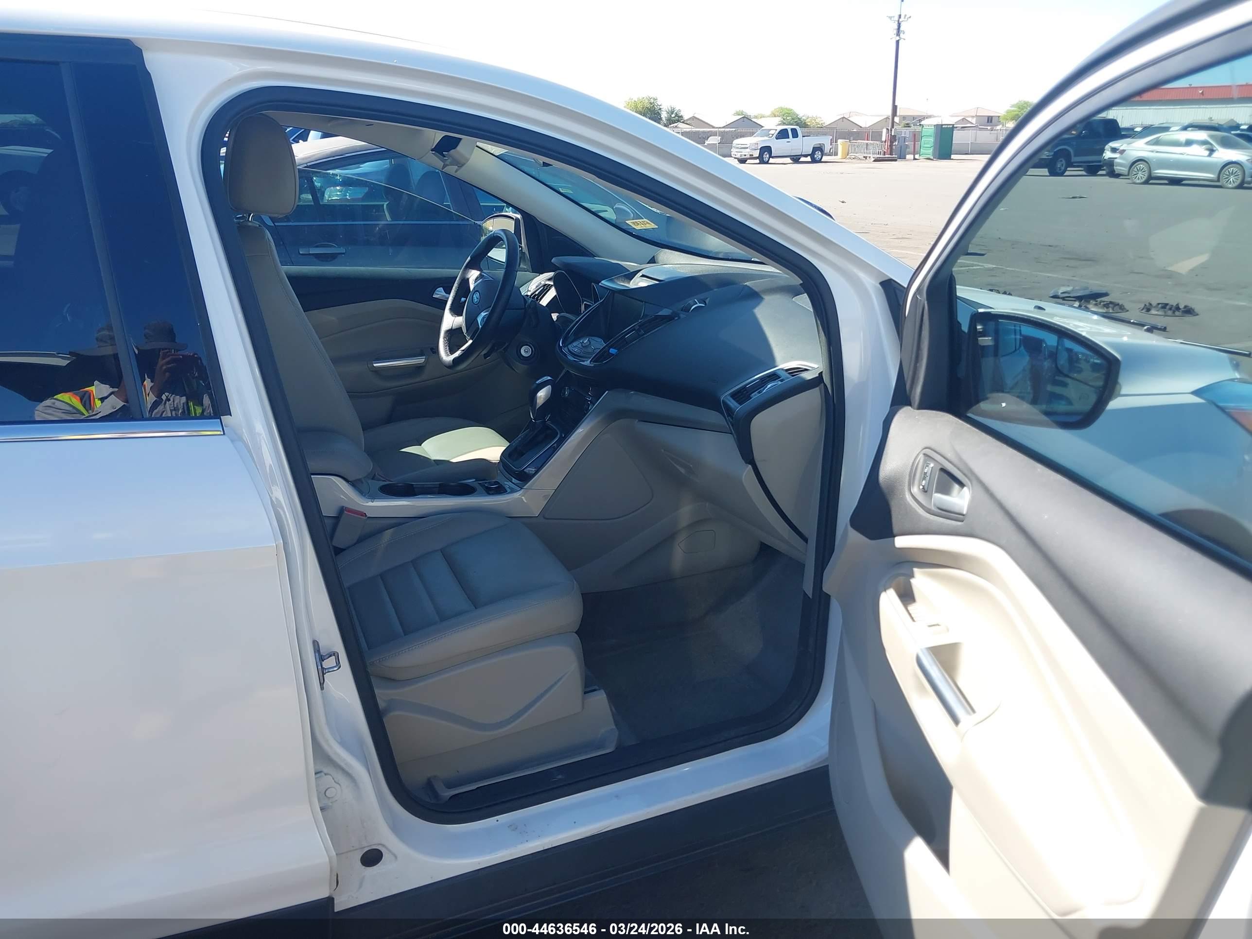 FORD ESCAPE image 5