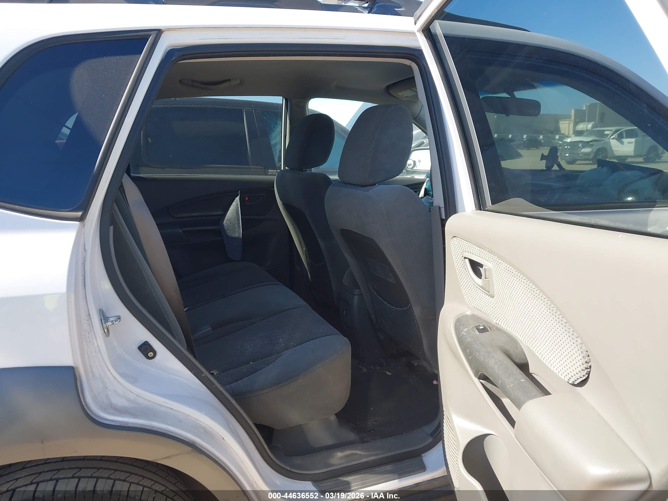 HYUNDAI TUCSON image 8