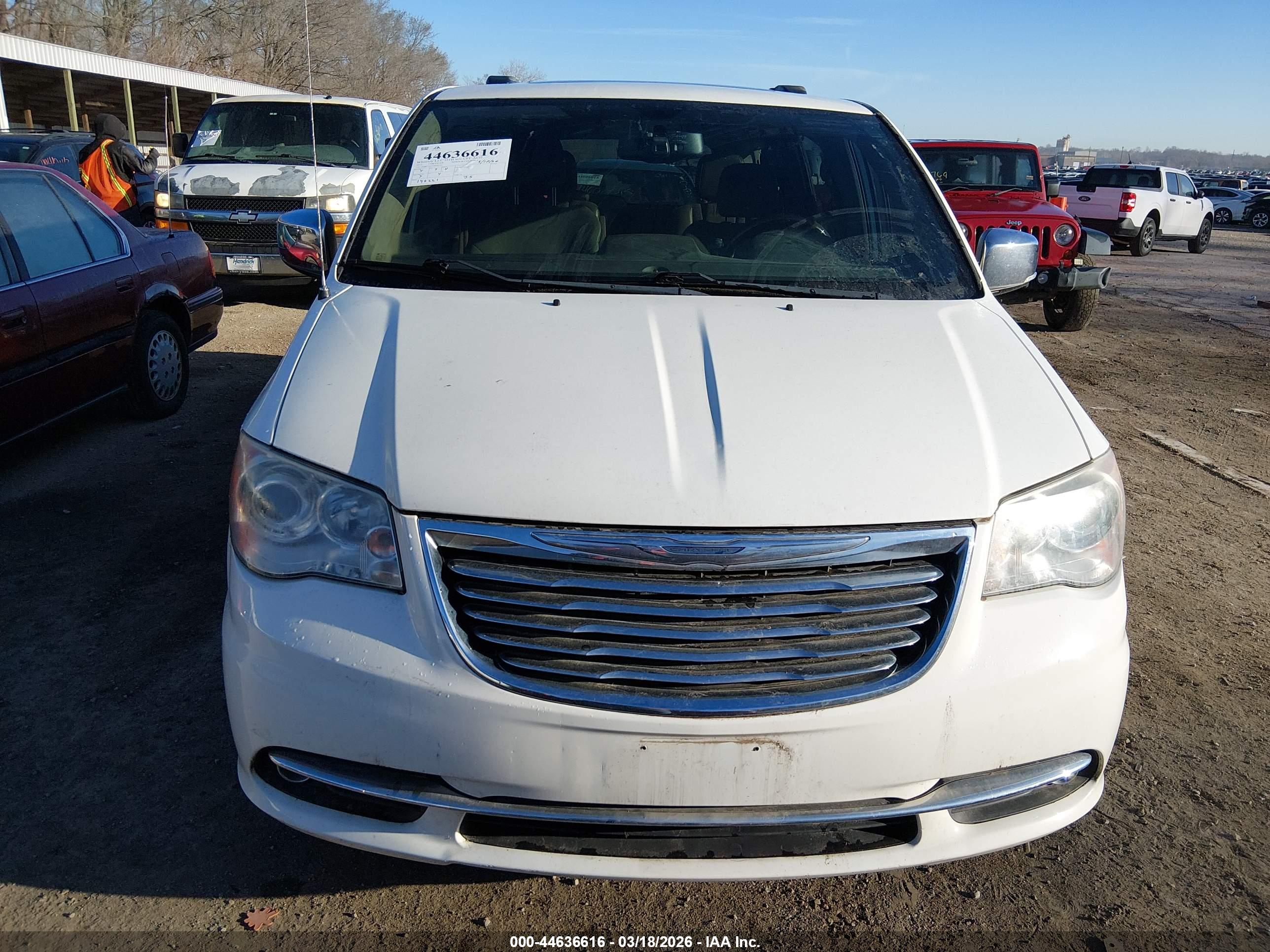 CHRYSLER TOWN image 6